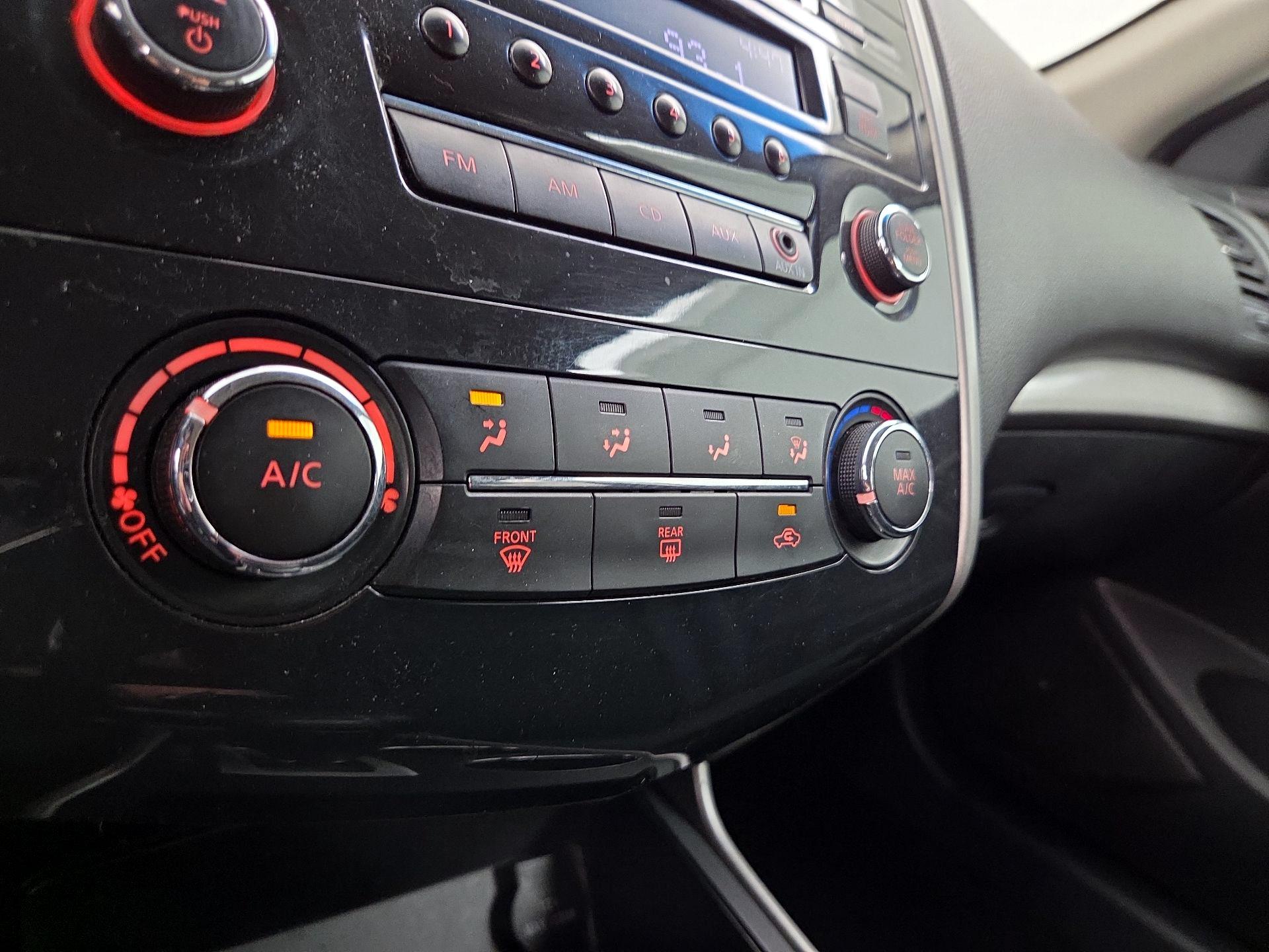 Thumbnail: 2015 Nissan Altima - 15