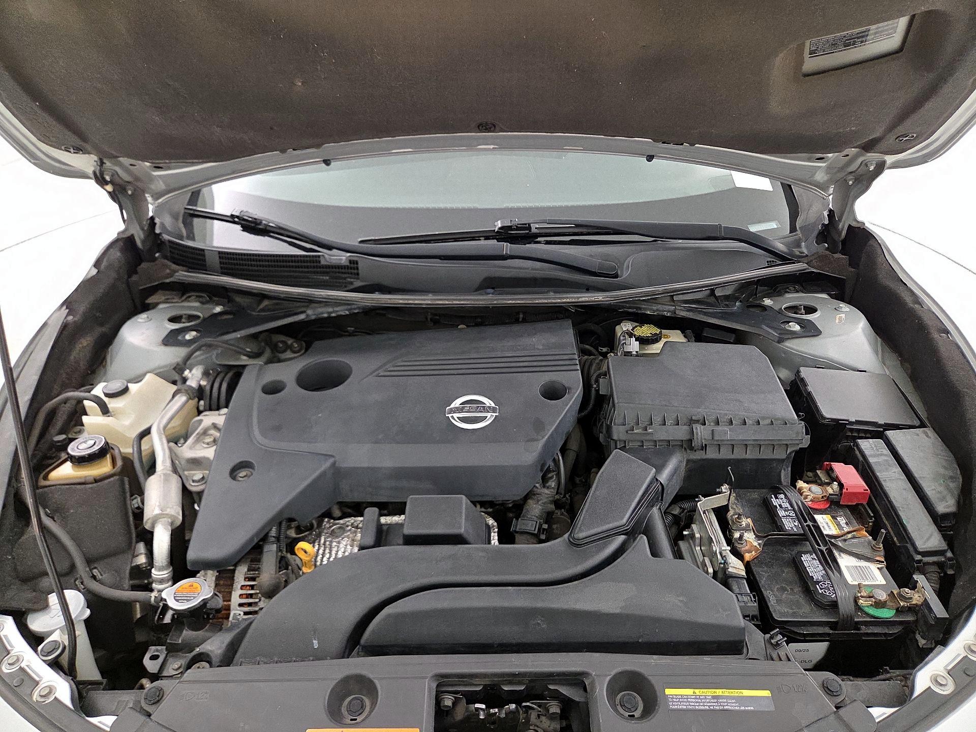Thumbnail: 2015 Nissan Altima - 20