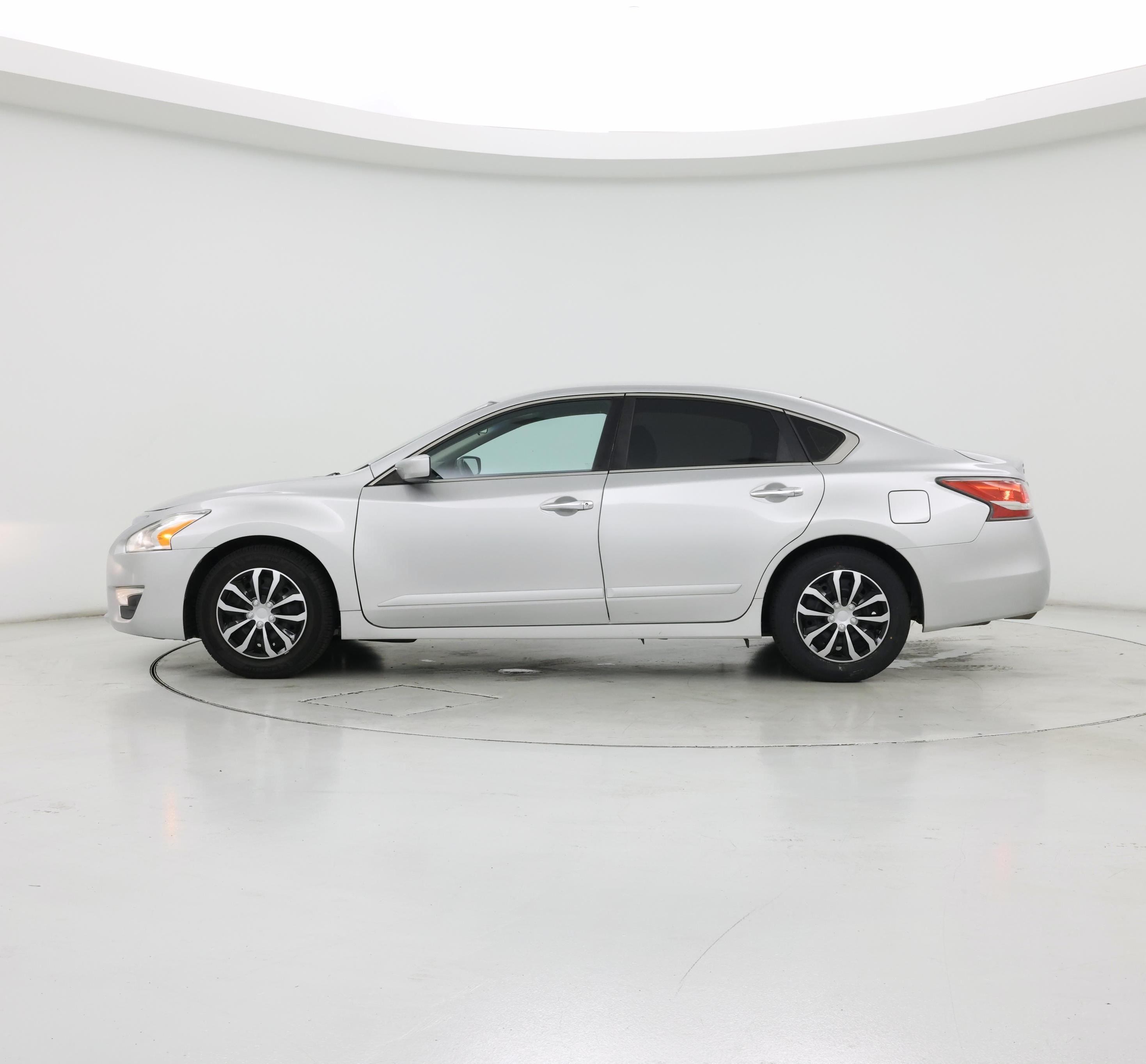 Thumbnail: 2015 Nissan Altima - 3