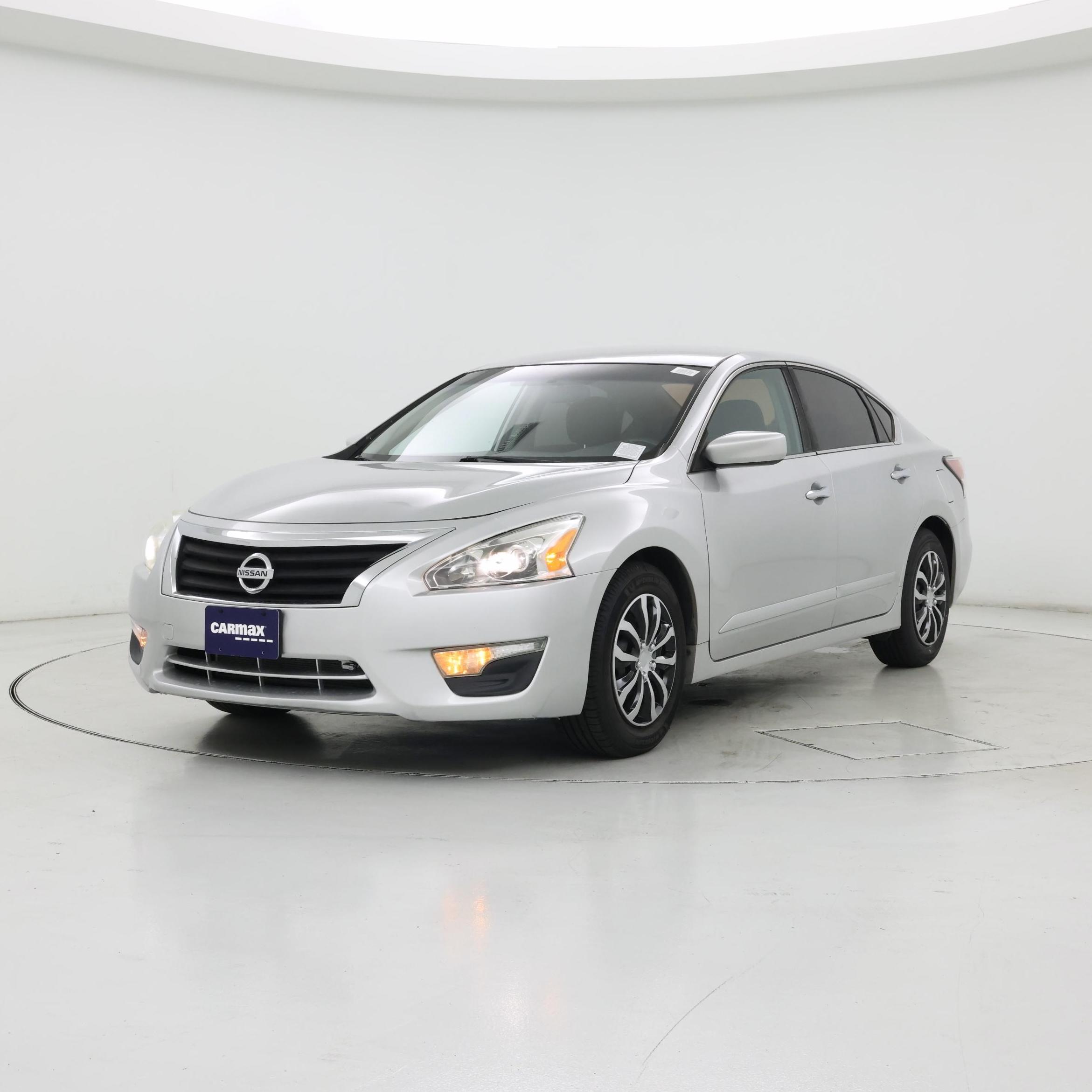 Thumbnail: 2015 Nissan Altima - 4