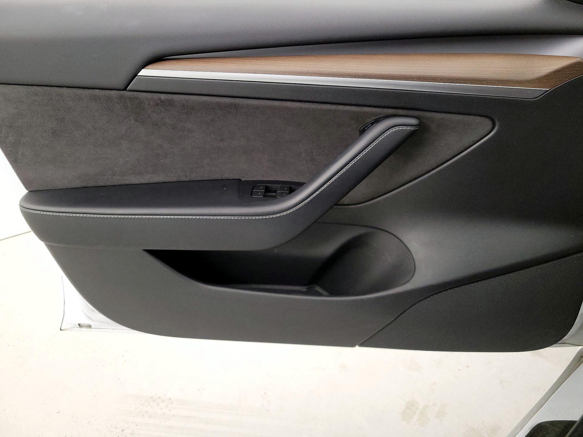 Thumbnail: 2022 Tesla Model 3 - 12