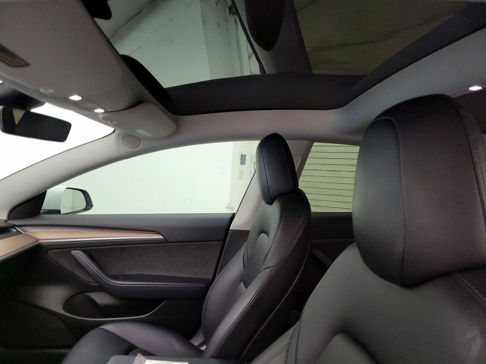 Thumbnail: 2022 Tesla Model 3 - 18