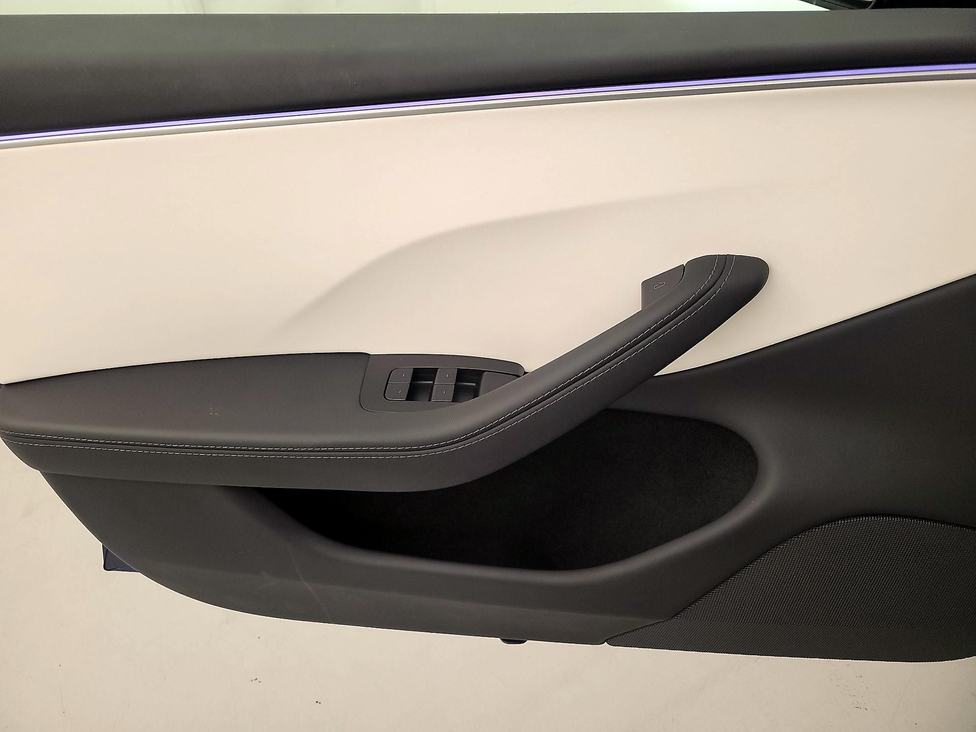 Thumbnail: 2024 Tesla Model 3 - 10