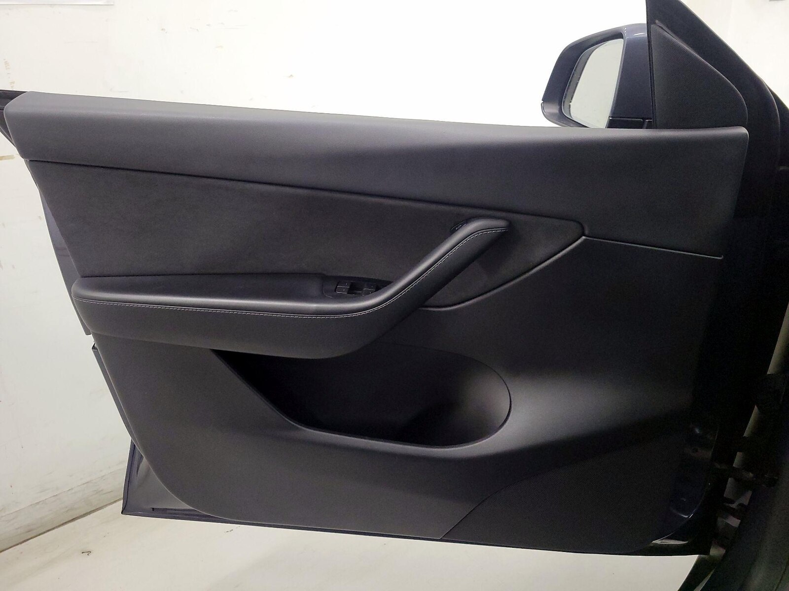2022 Tesla Model Y Long Range - Photo 13