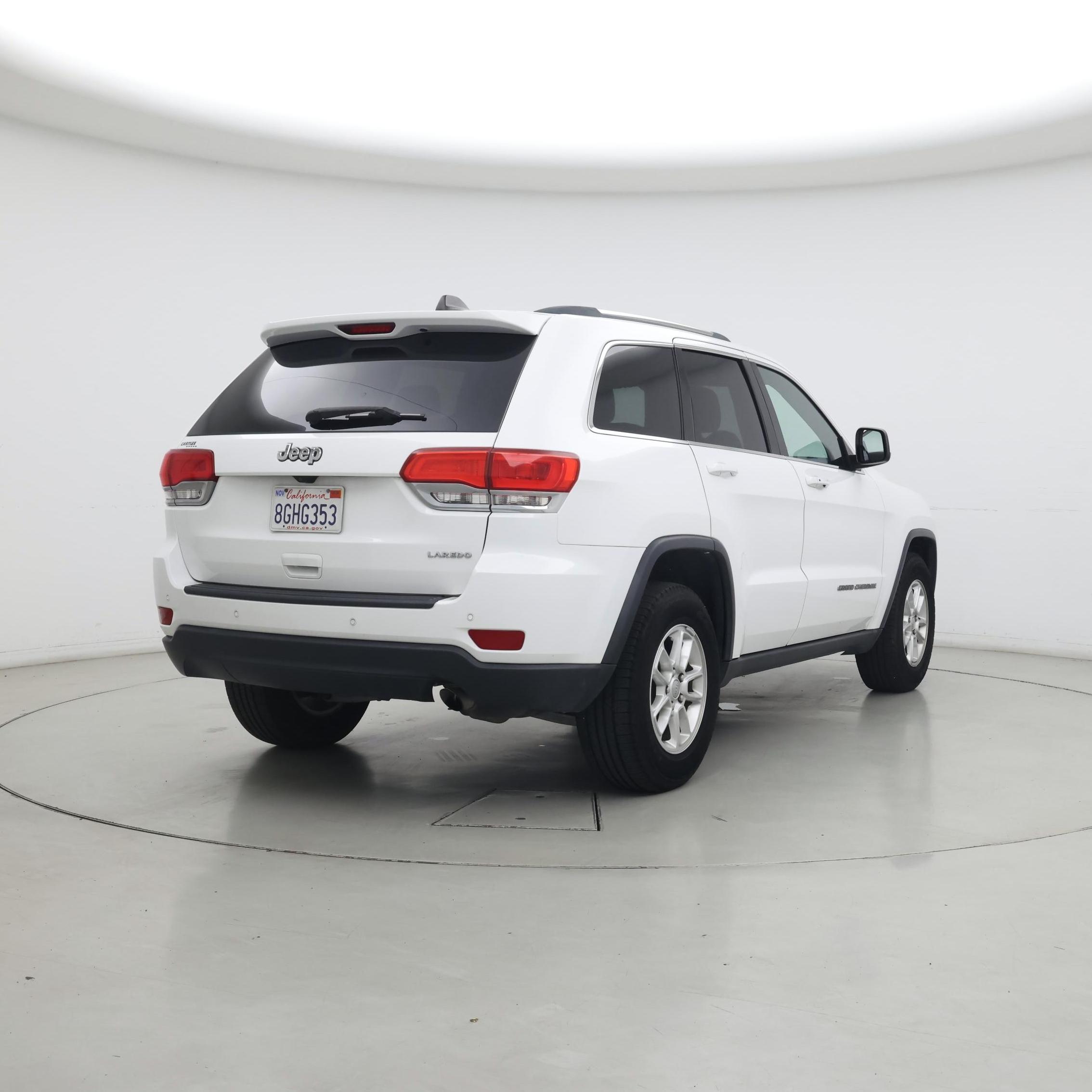 Thumbnail: 2018 Jeep Grand Cherokee - 8