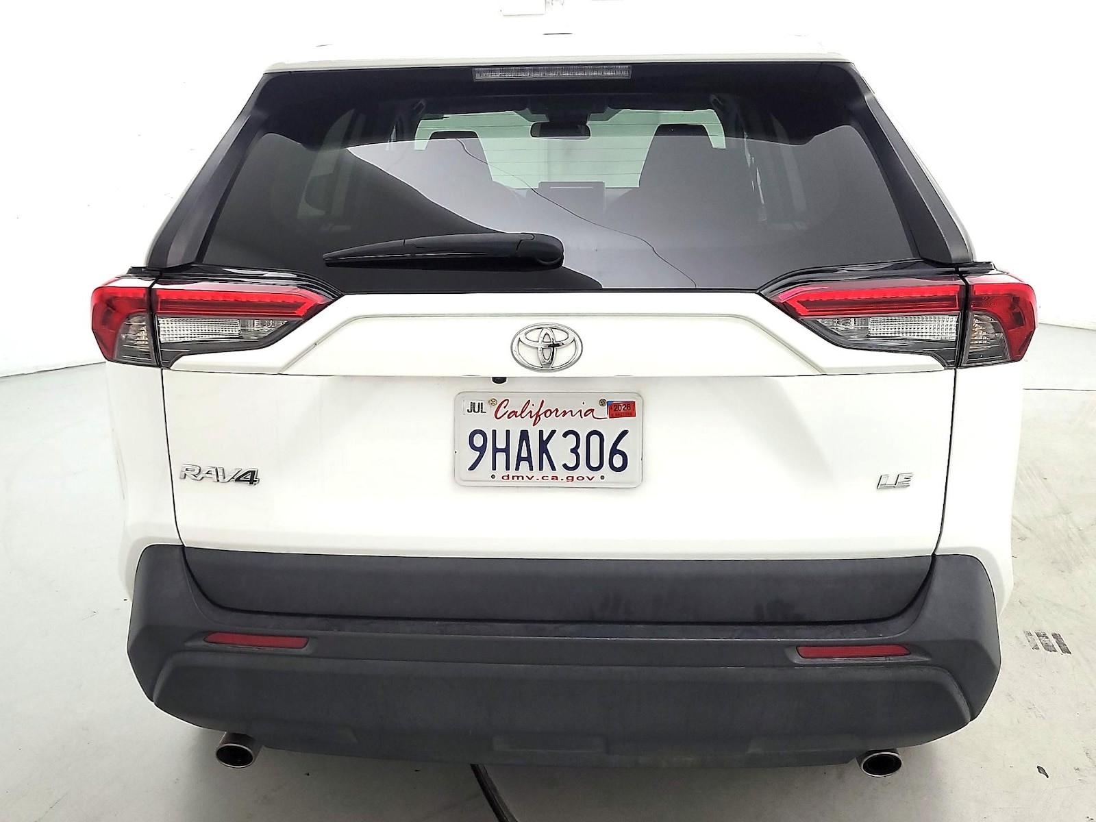 2023 Toyota RAV4 LE - Photo 6