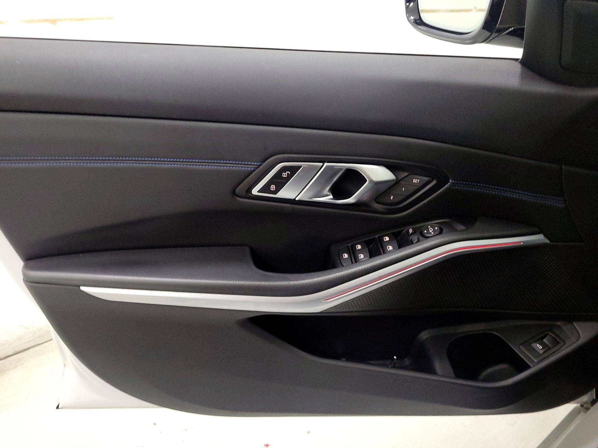 Thumbnail: 2020 BMW 3 Series - 10