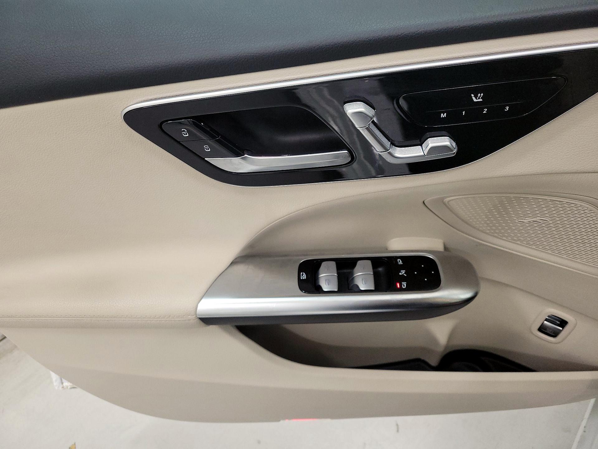 Thumbnail: 2022 Mercedes-Benz C-Class - 12