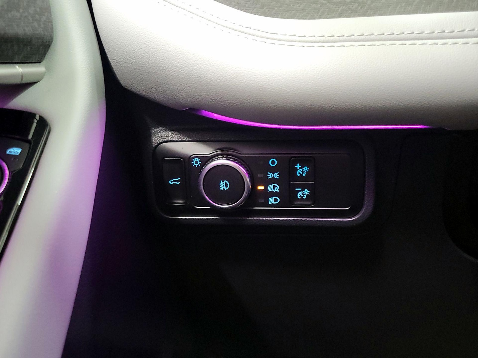 2025 Ford Explorer Platinum - Photo 14