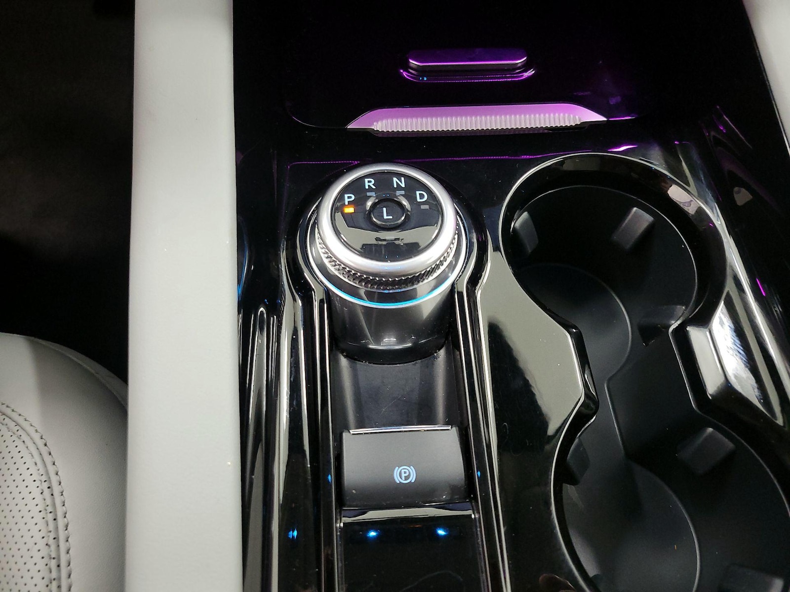 2025 Ford Explorer Platinum - Photo 19