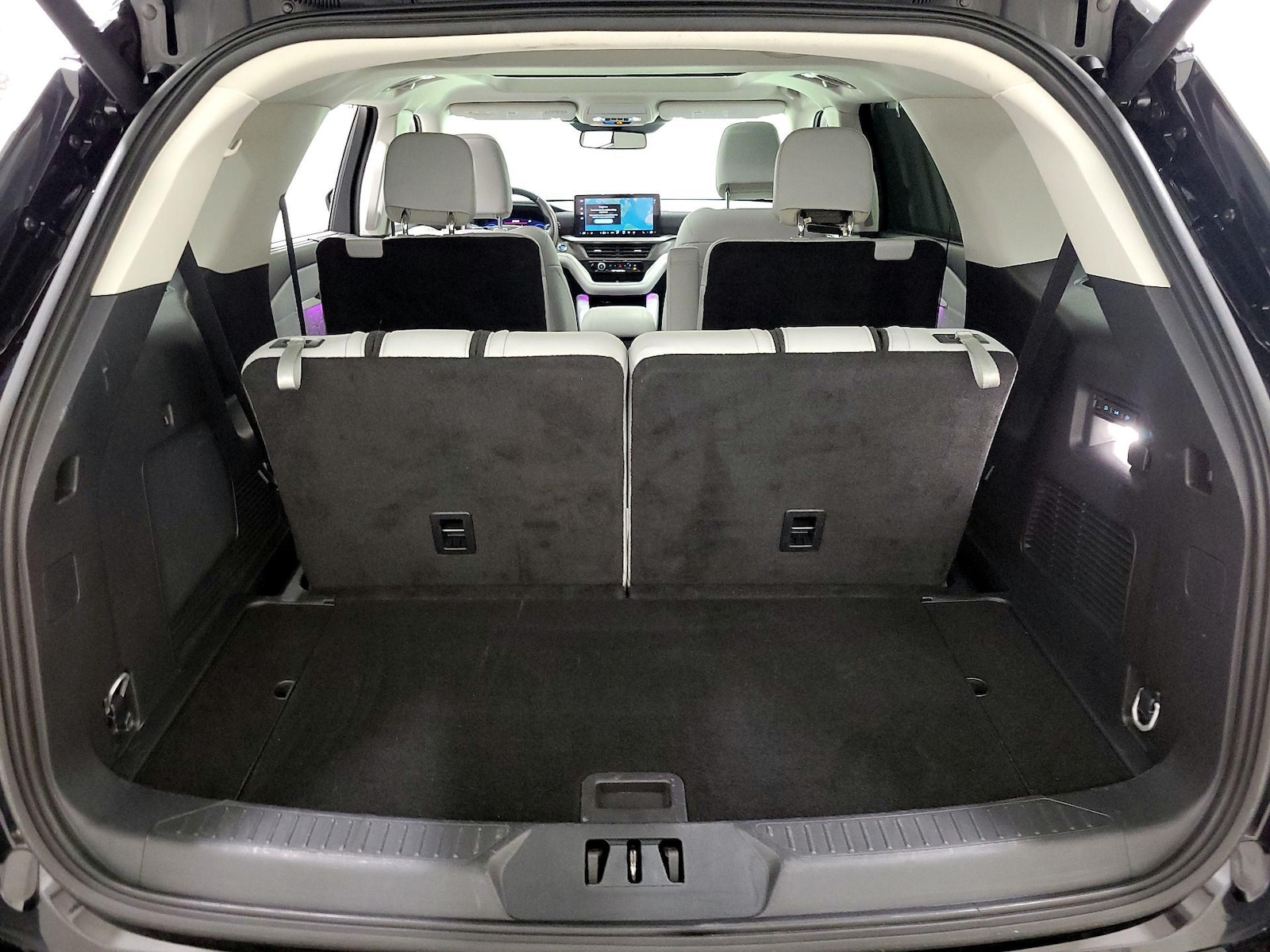 2025 Ford Explorer Platinum - Photo 24