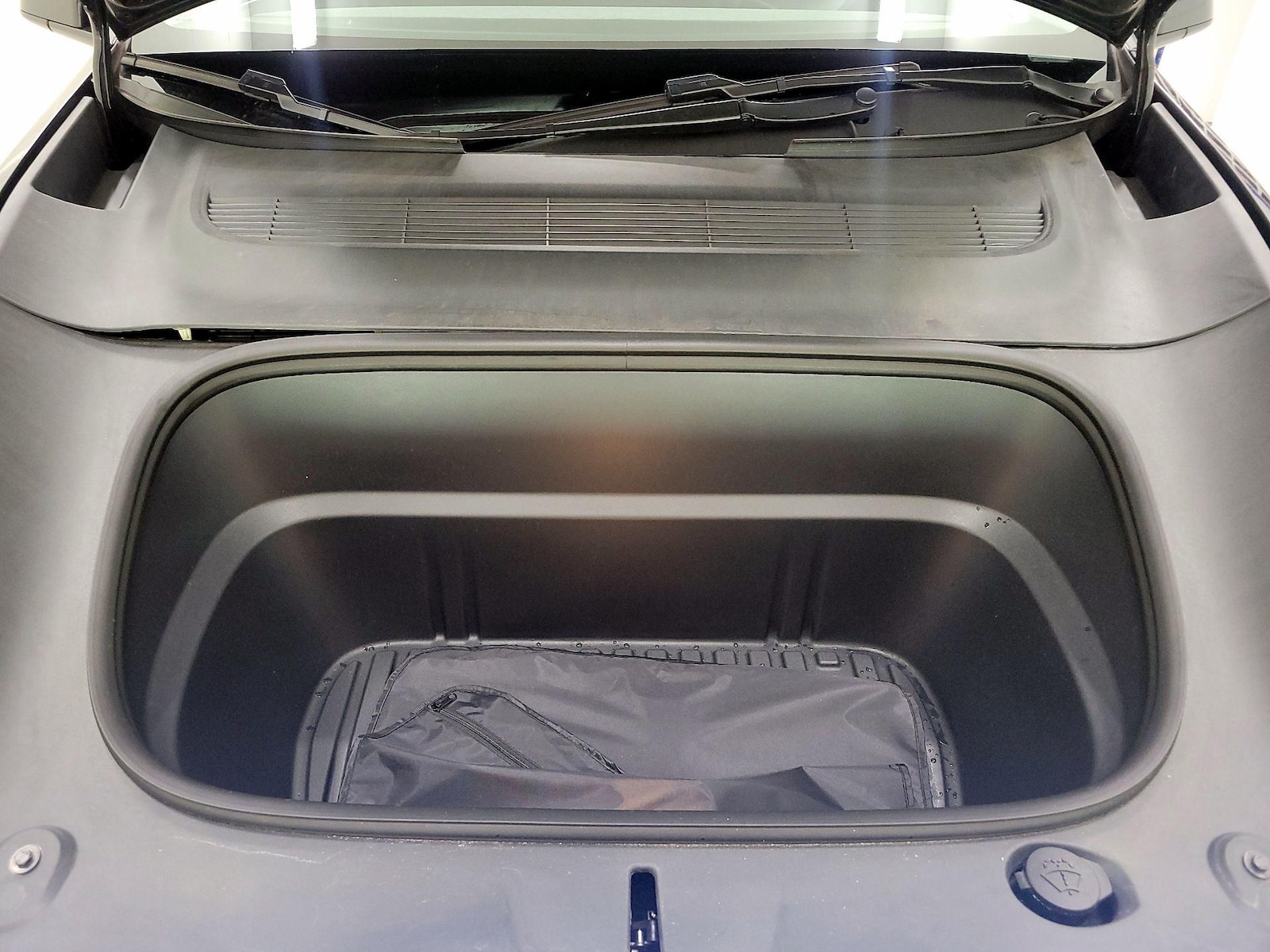 2026 Tesla Model Y Long Range - Photo 20