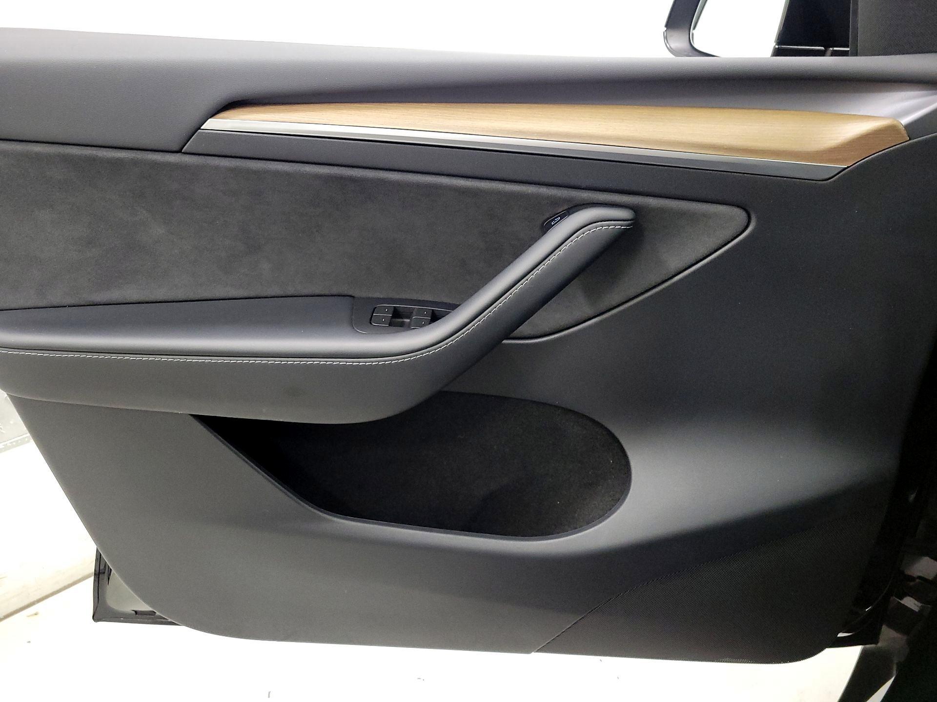 Thumbnail: 2023 Tesla Model Y - 12
