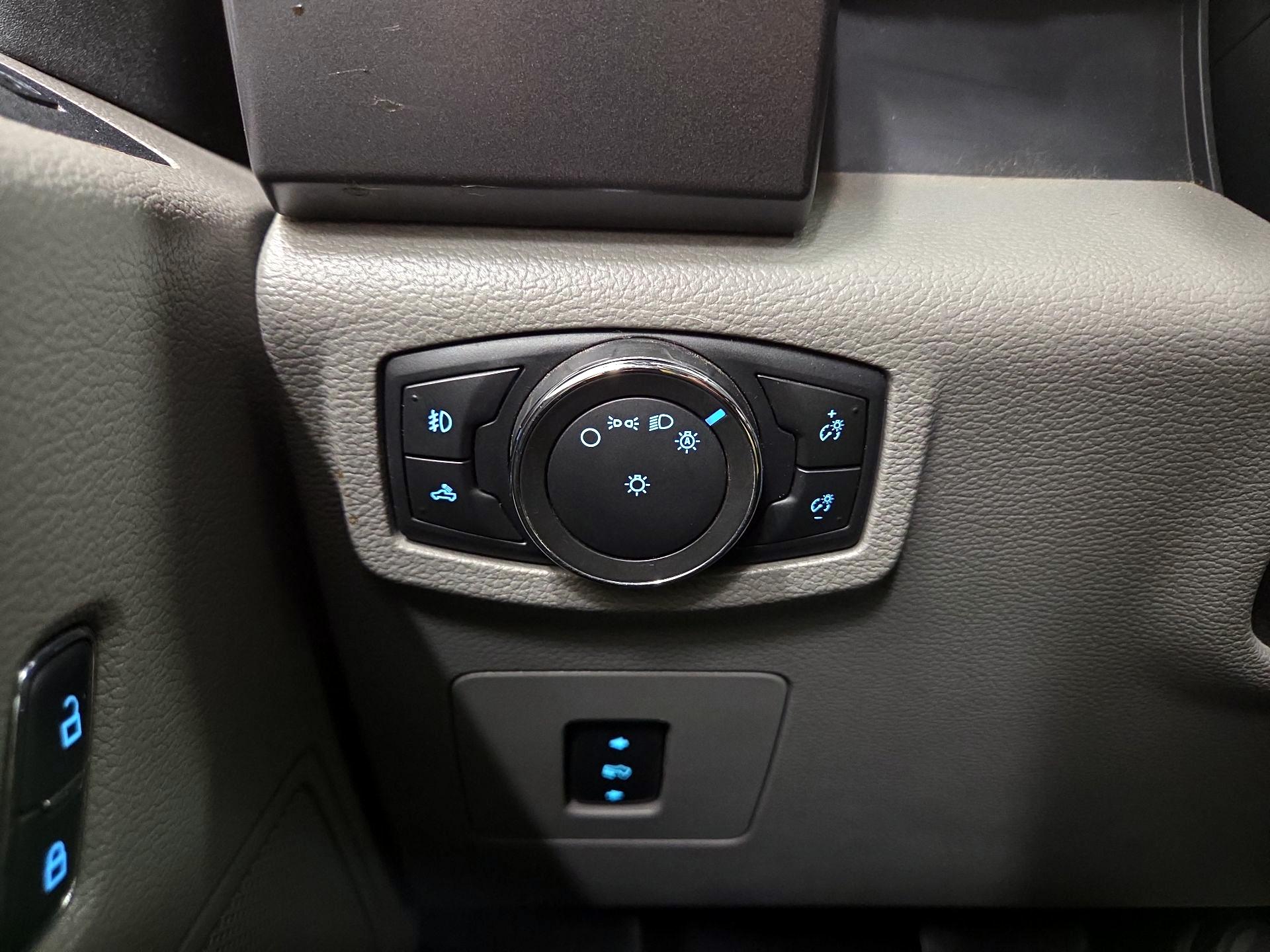 Thumbnail: 2015 Ford F-150 - 13
