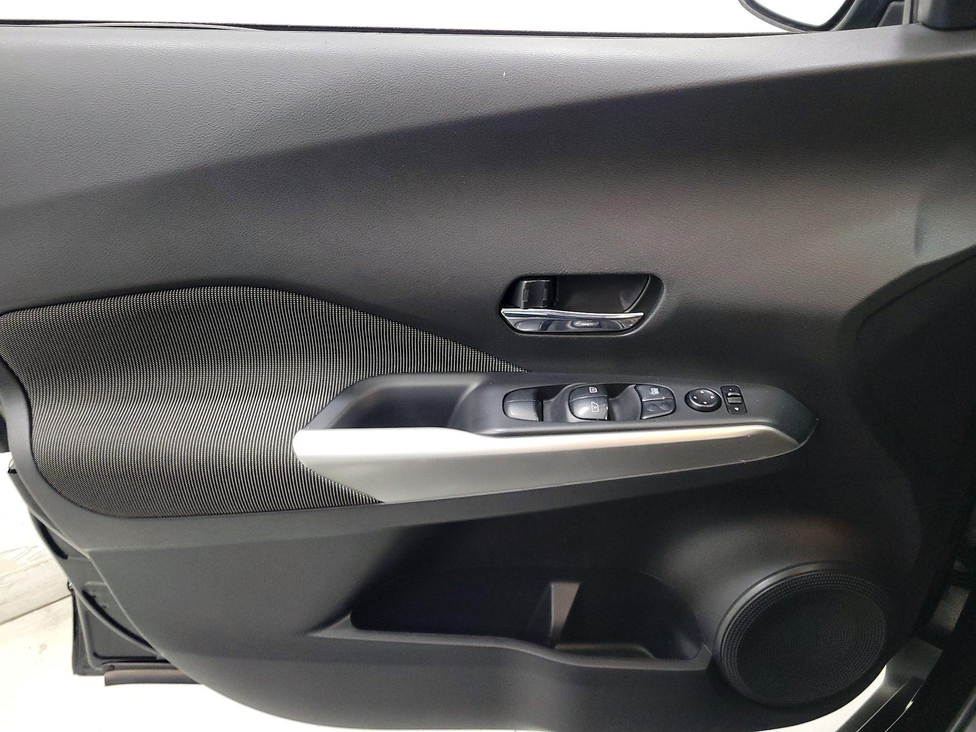 Thumbnail: 2020 Nissan Kicks - 12