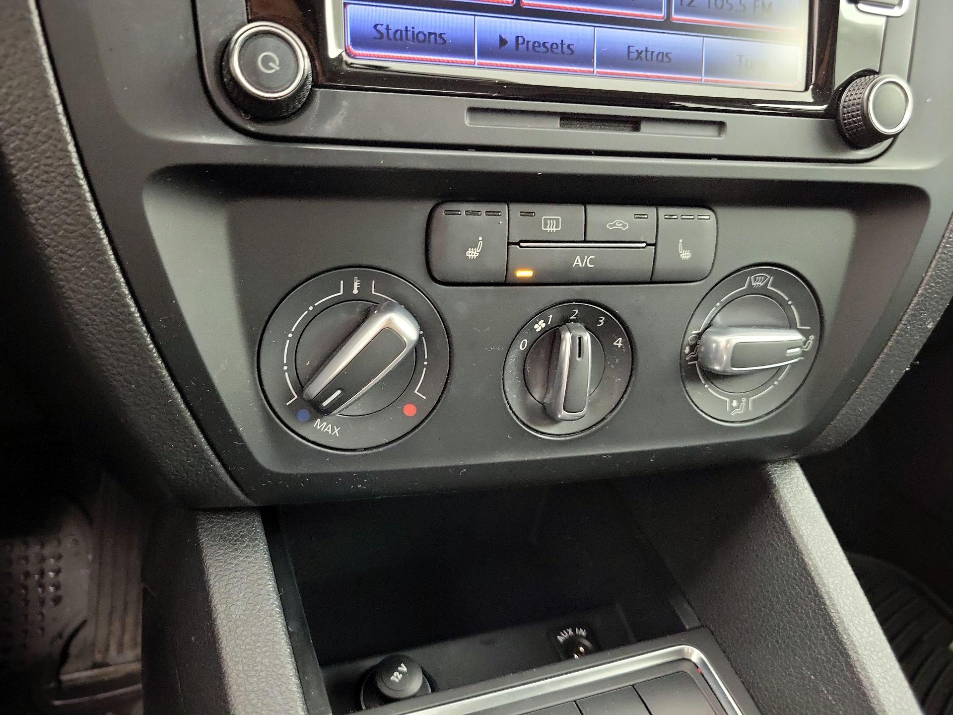 Thumbnail: 2015 Volkswagen Jetta - 16