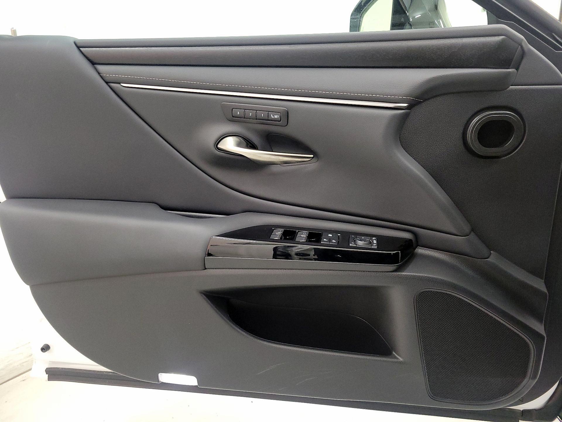 Thumbnail: 2024 Lexus ES - 12