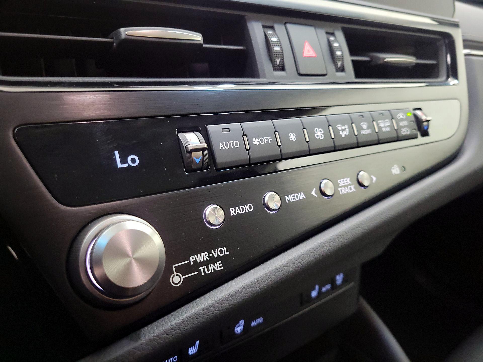 Thumbnail: 2024 Lexus ES - 16