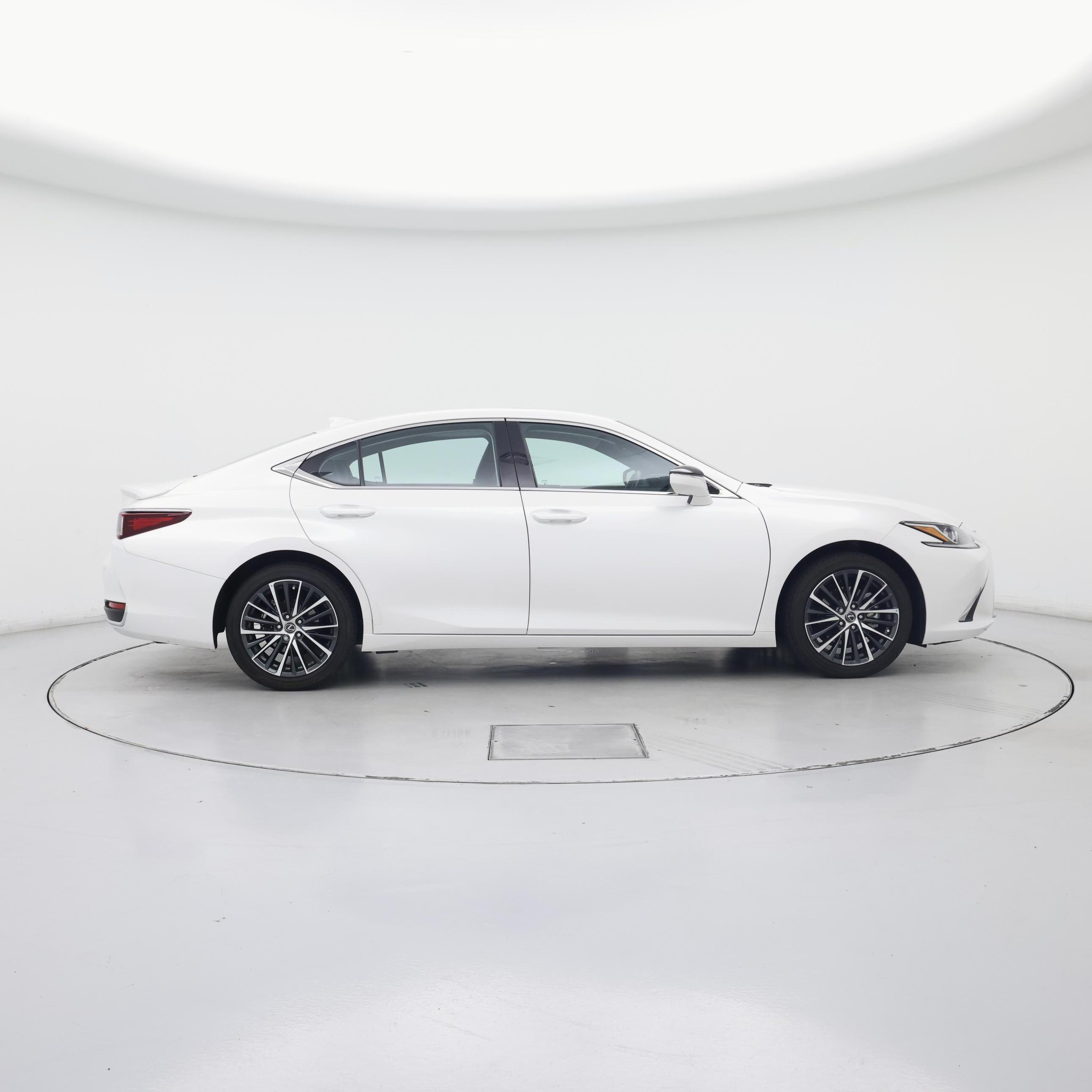 Thumbnail: 2024 Lexus ES - 7
