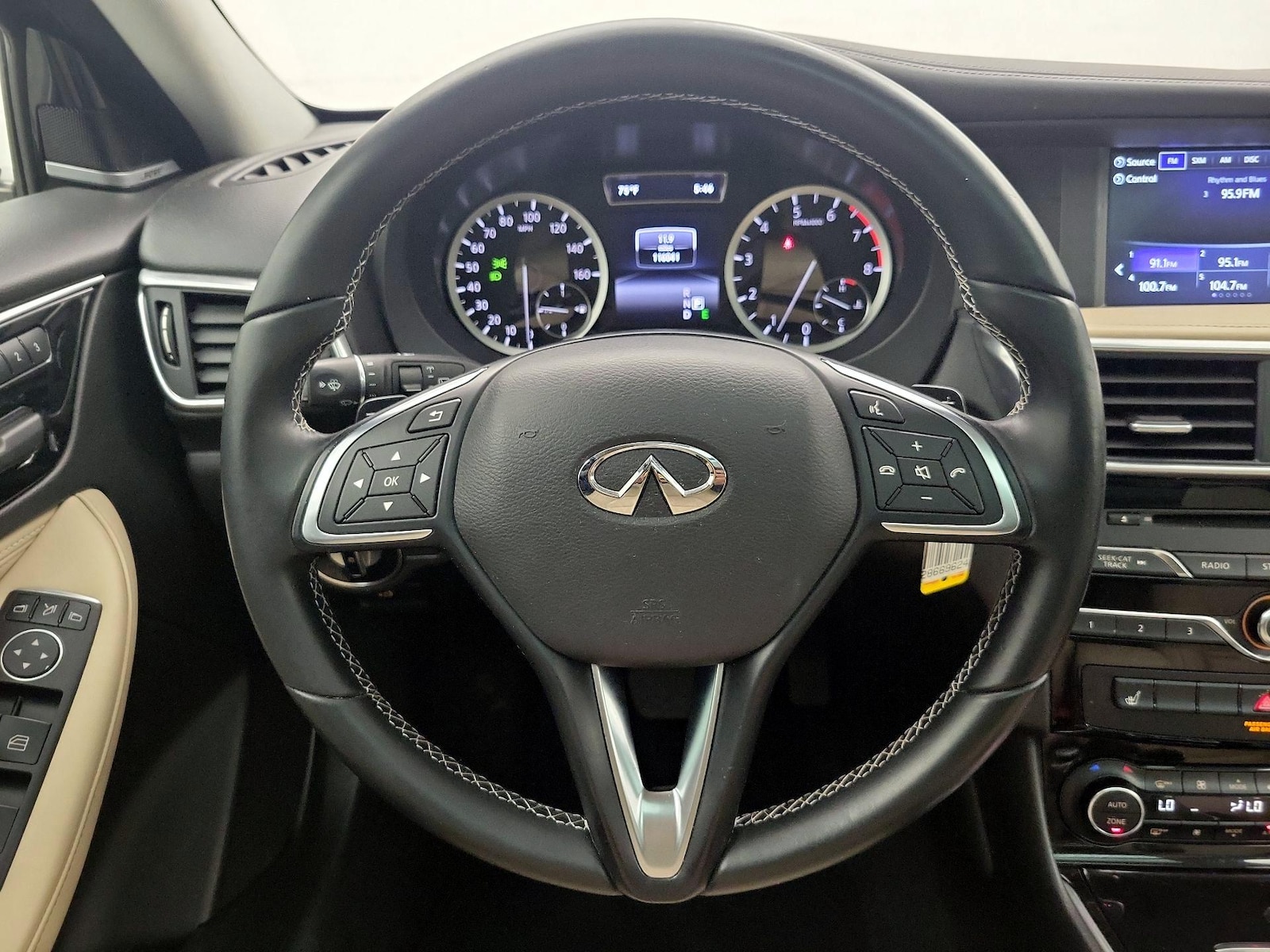 2017 INFINITI QX30 Premium - Photo 11