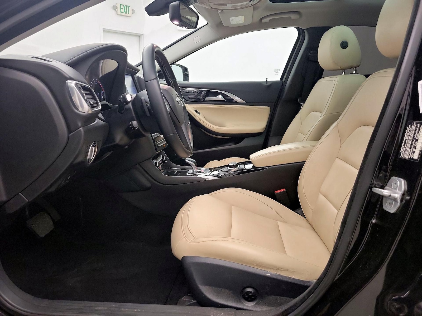 2017 INFINITI QX30 Premium - Photo 12