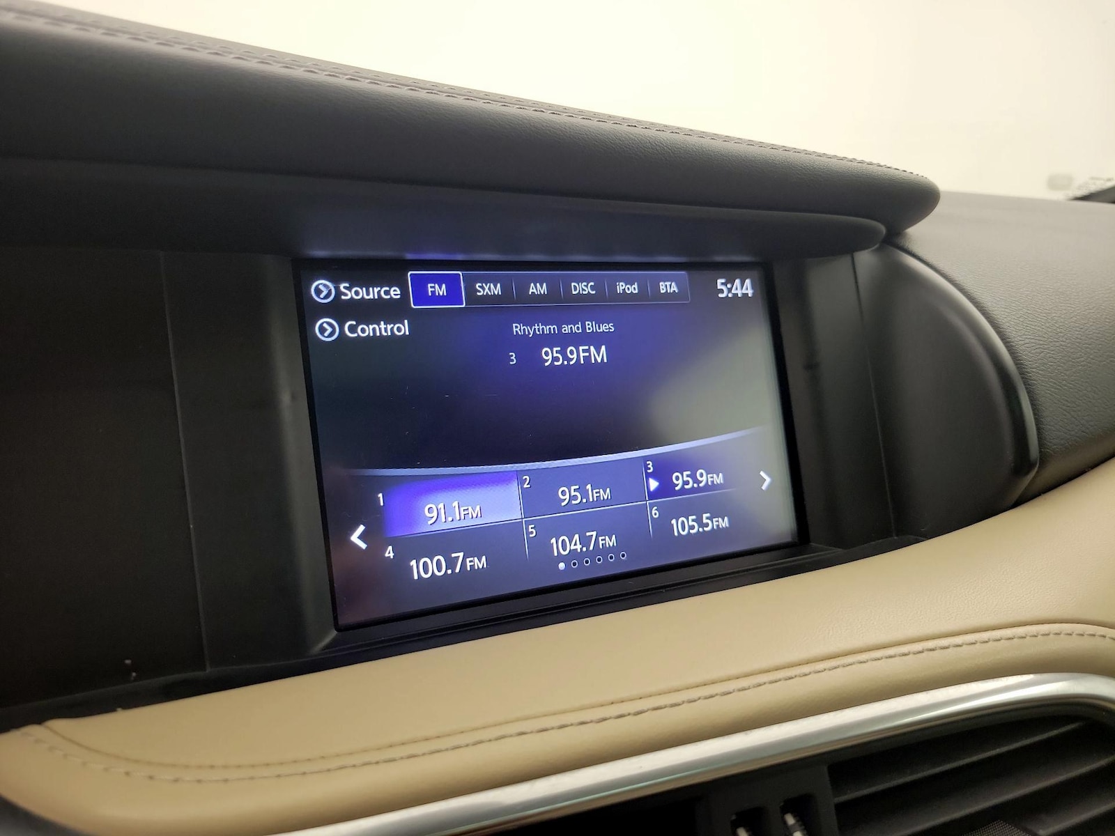 2017 INFINITI QX30 Premium - Photo 17