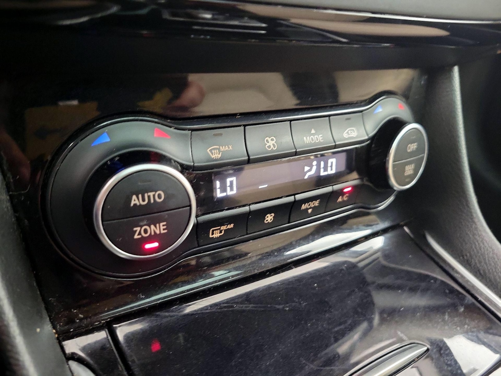 2017 INFINITI QX30 Premium - Photo 18