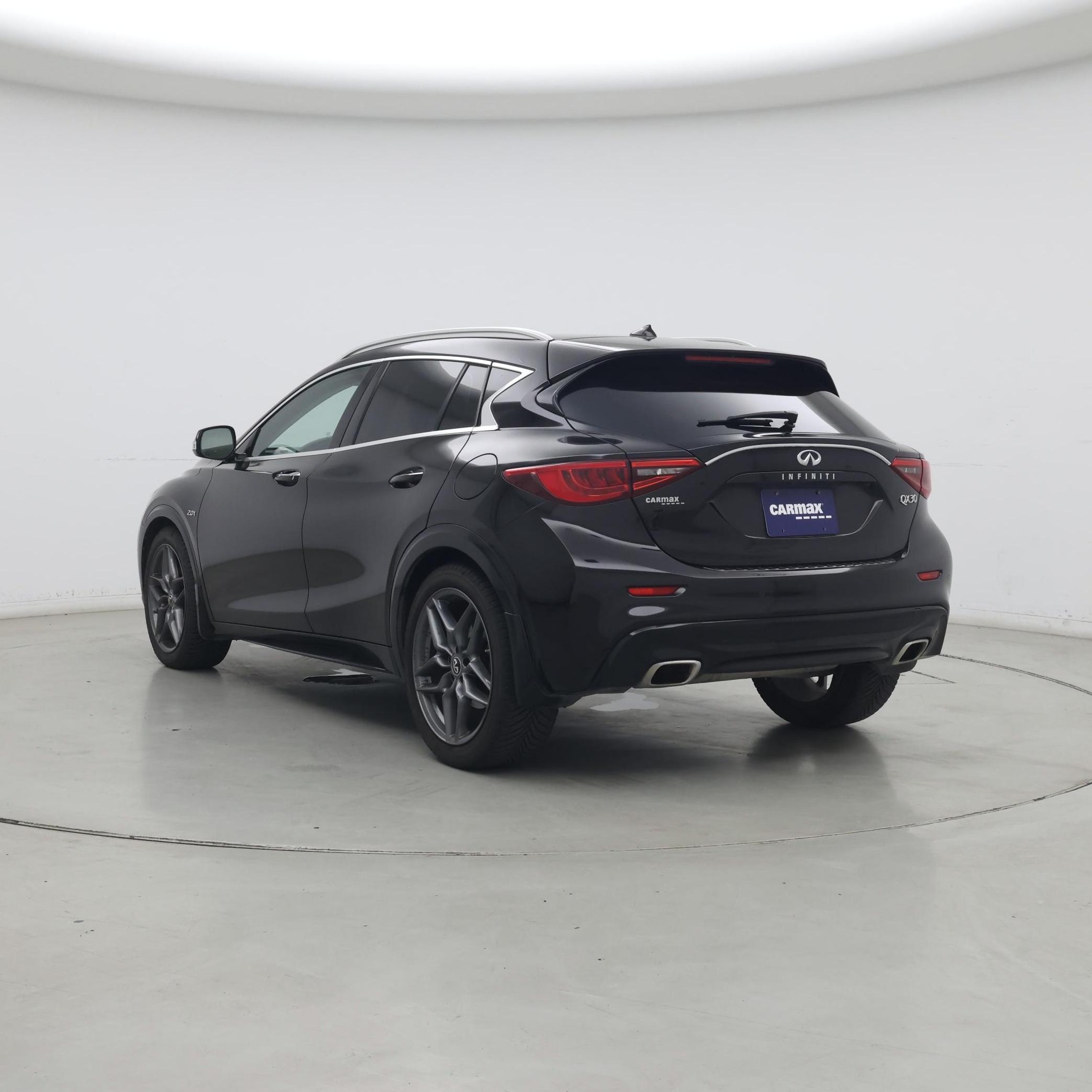 Thumbnail: 2017 INFINITI QX30 - 2