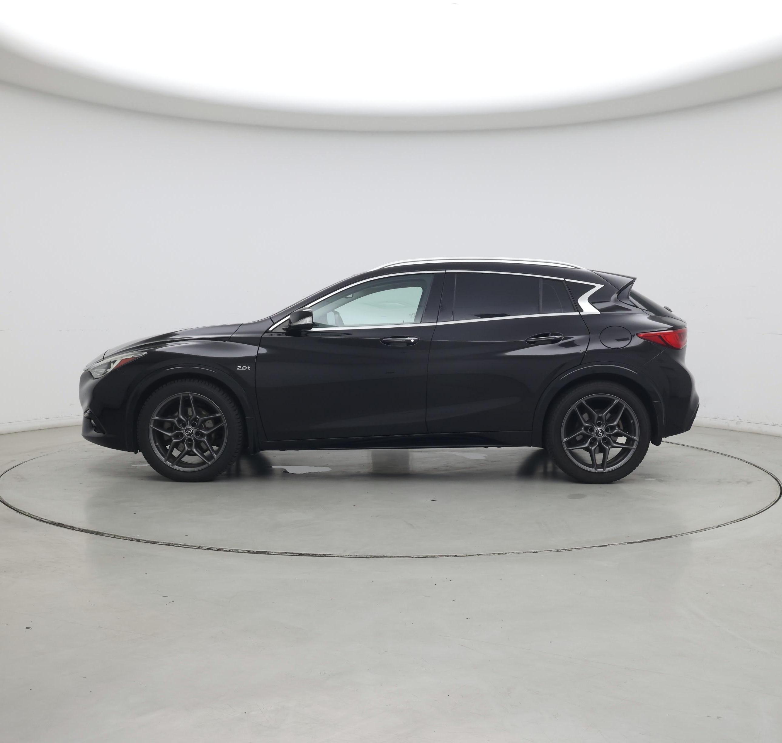 Thumbnail: 2017 INFINITI QX30 - 3