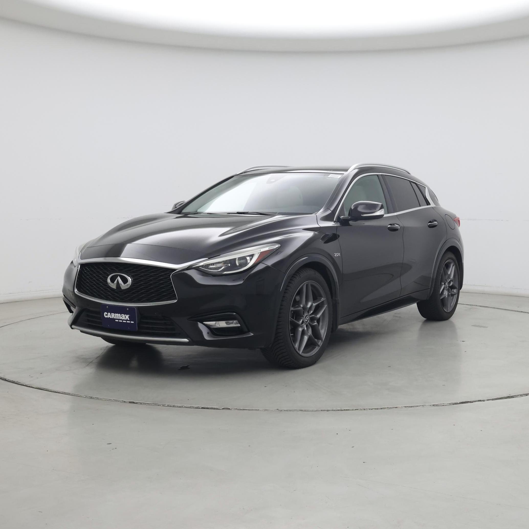 Thumbnail: 2017 INFINITI QX30 - 4