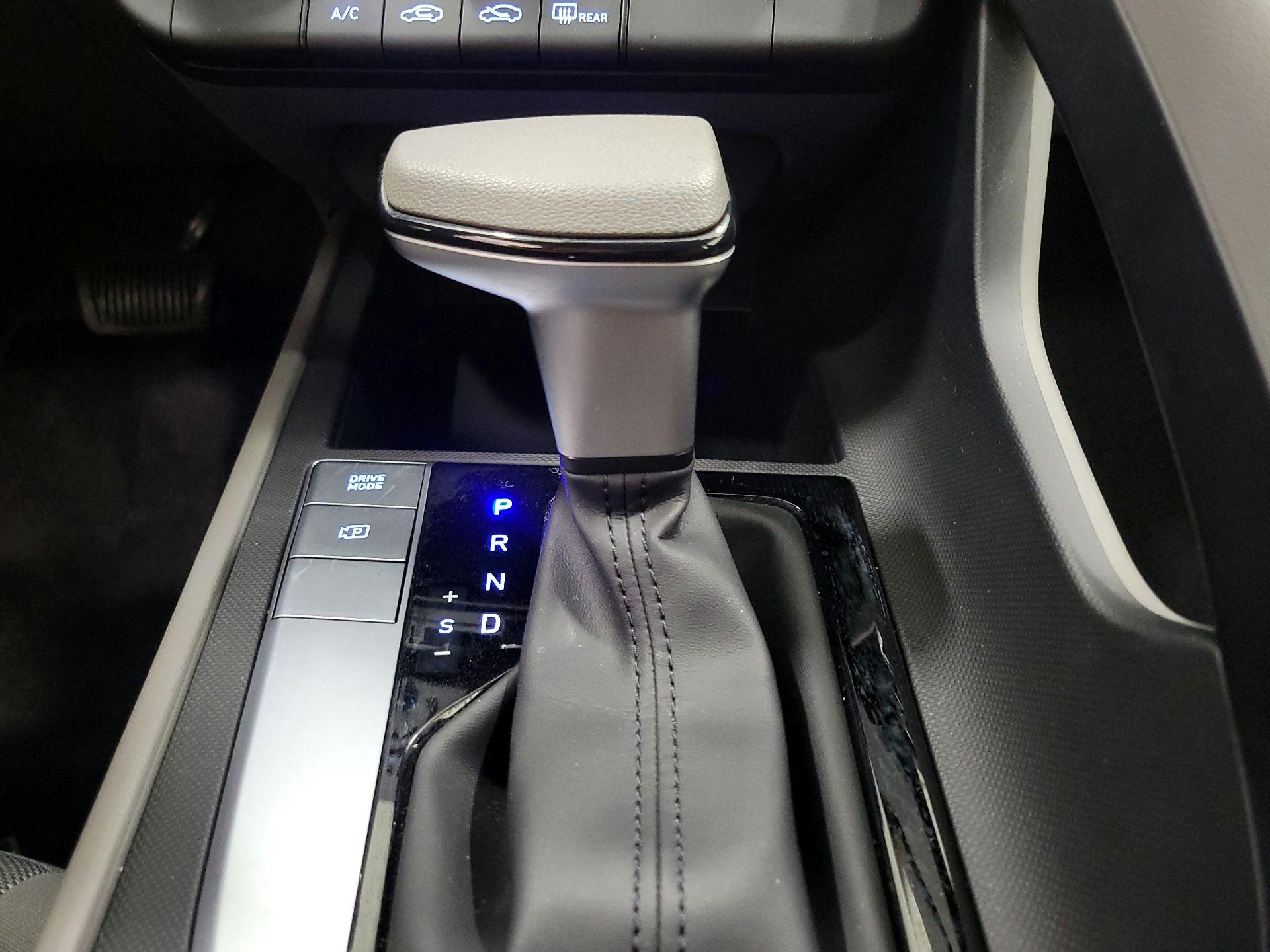 Thumbnail: 2024 Hyundai Elantra - 17