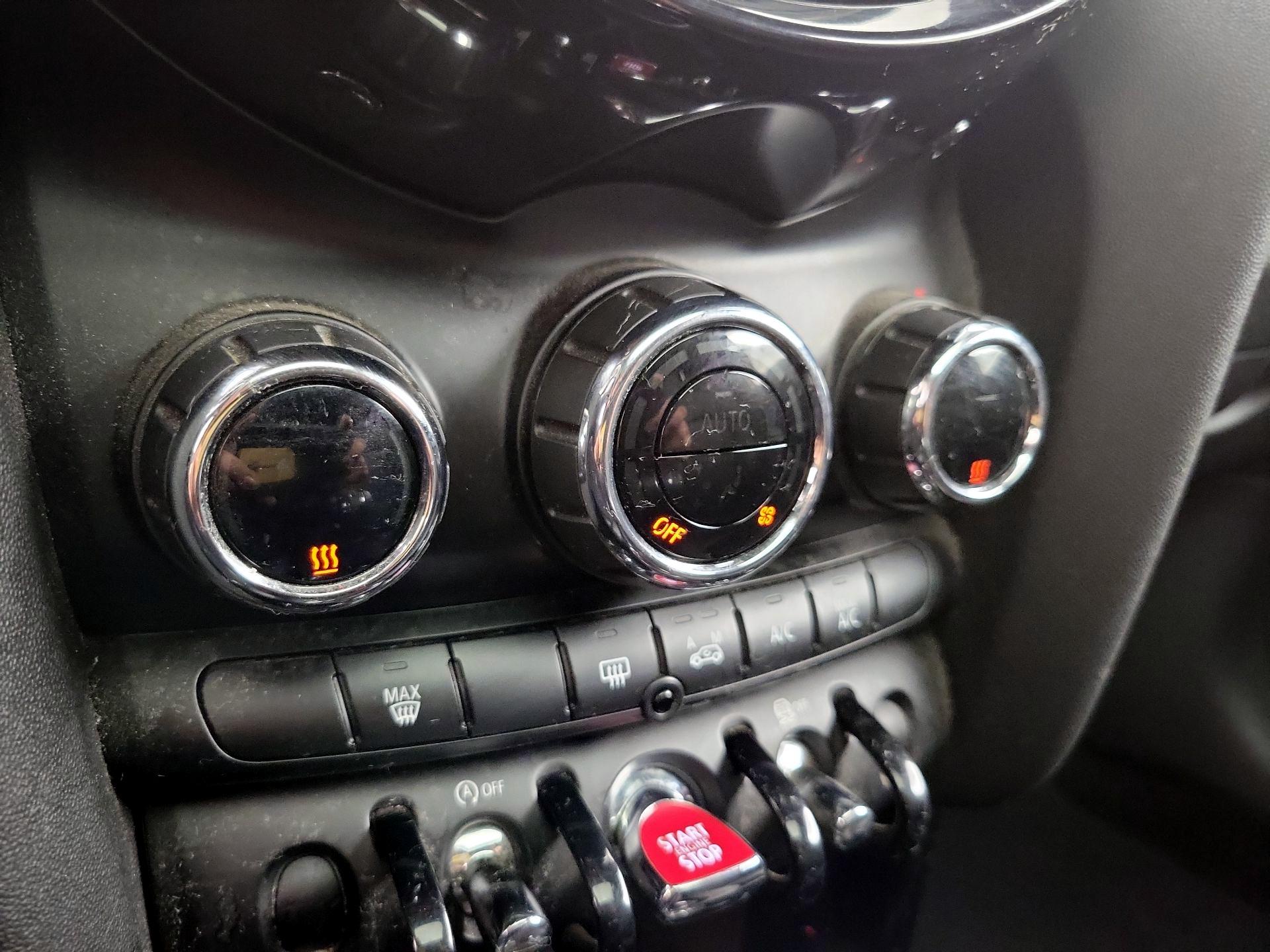 Thumbnail: 2015 MINI Cooper Hardtop - 15
