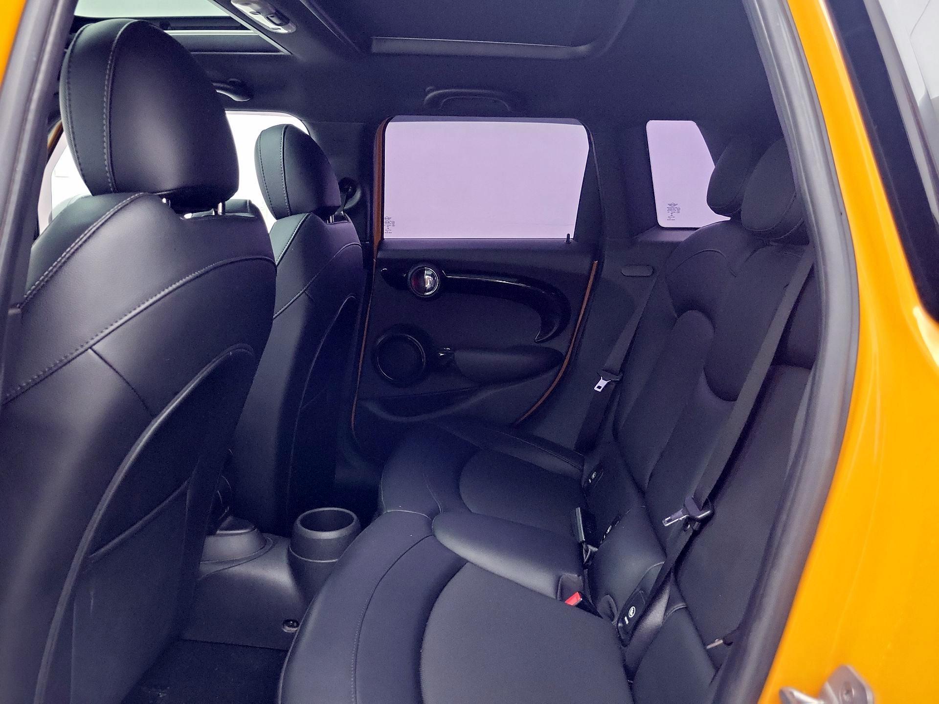 Thumbnail: 2015 MINI Cooper Hardtop - 19