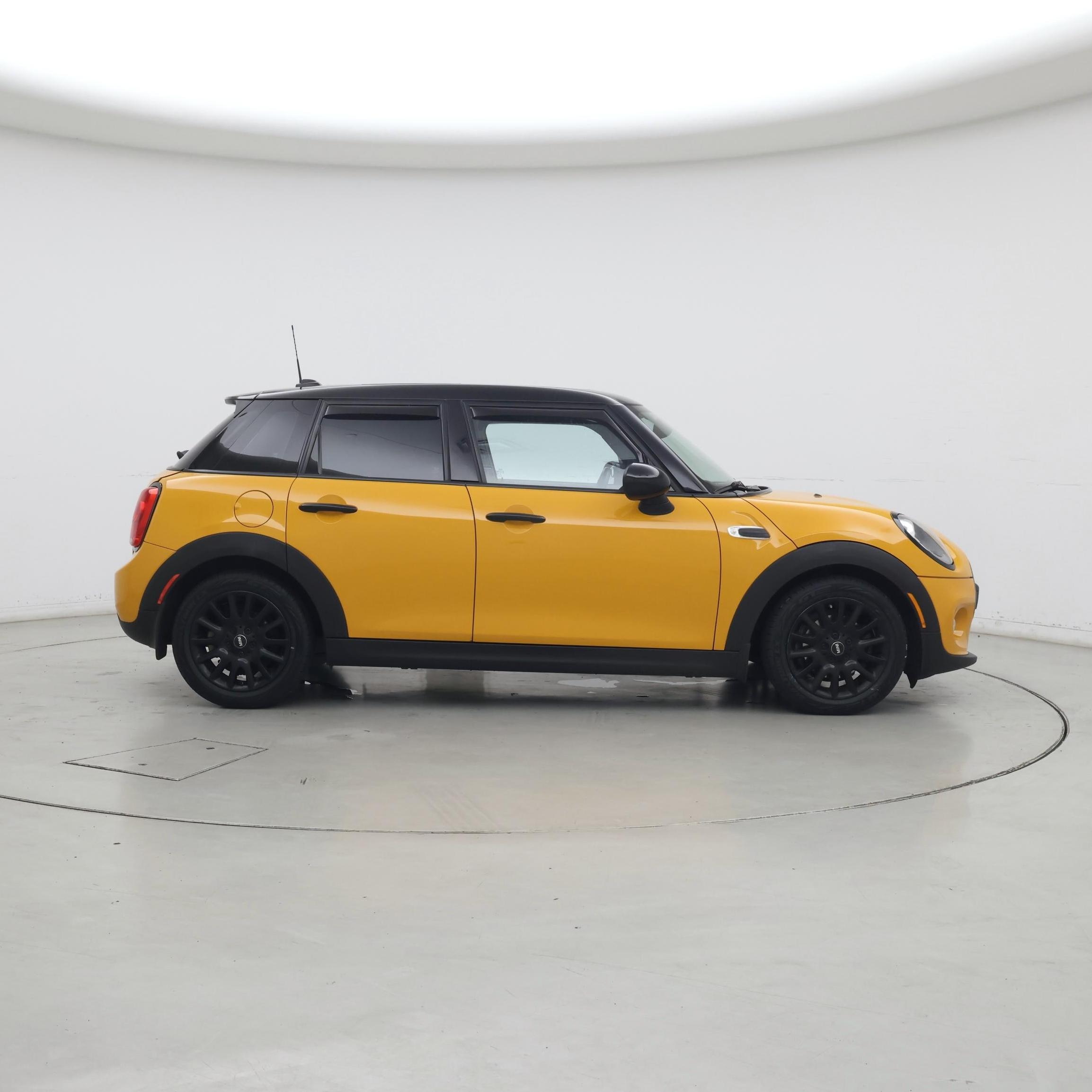 Thumbnail: 2015 MINI Cooper Hardtop - 7