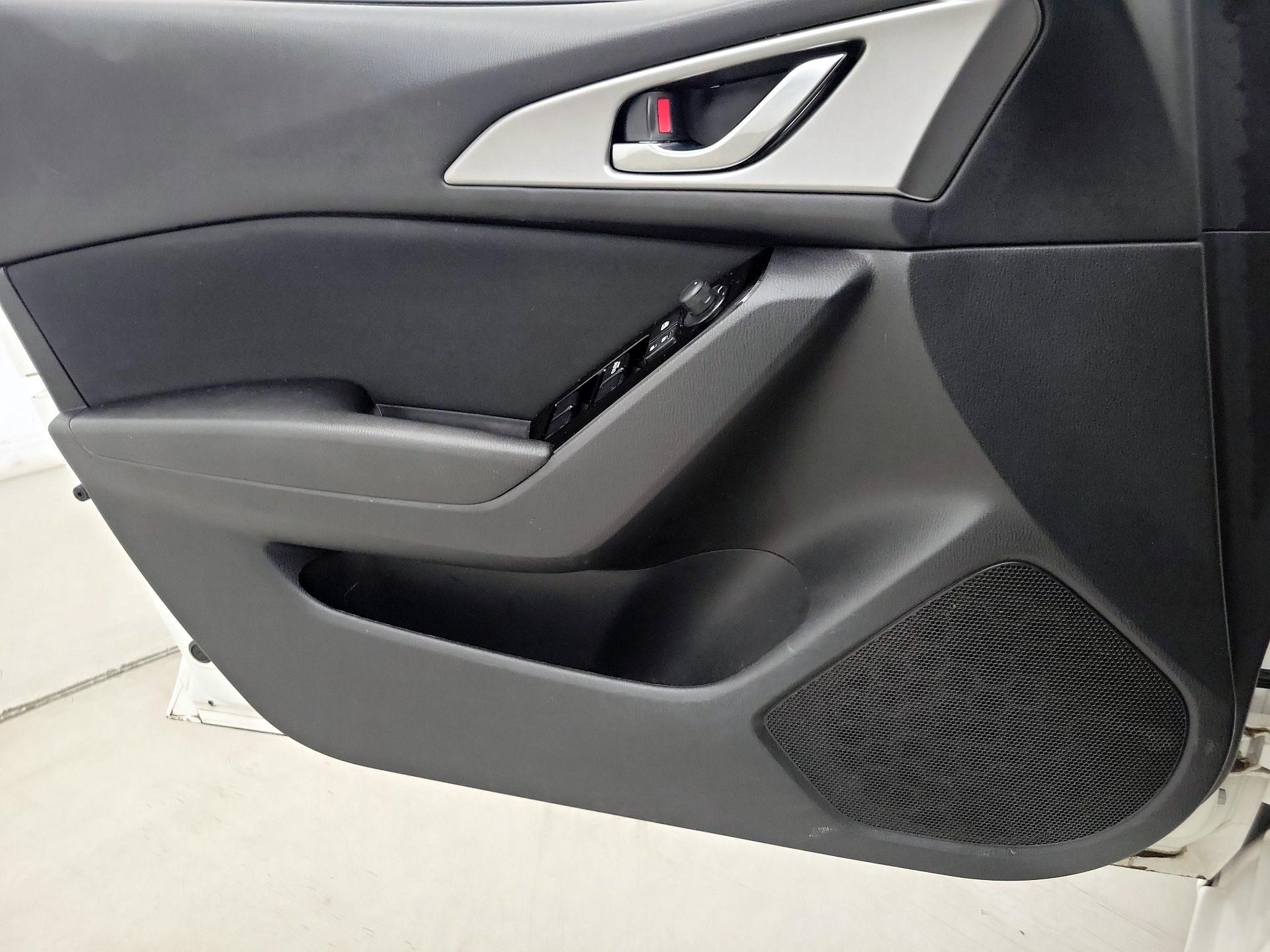 Thumbnail: 2018 Mazda Mazda3 - 12