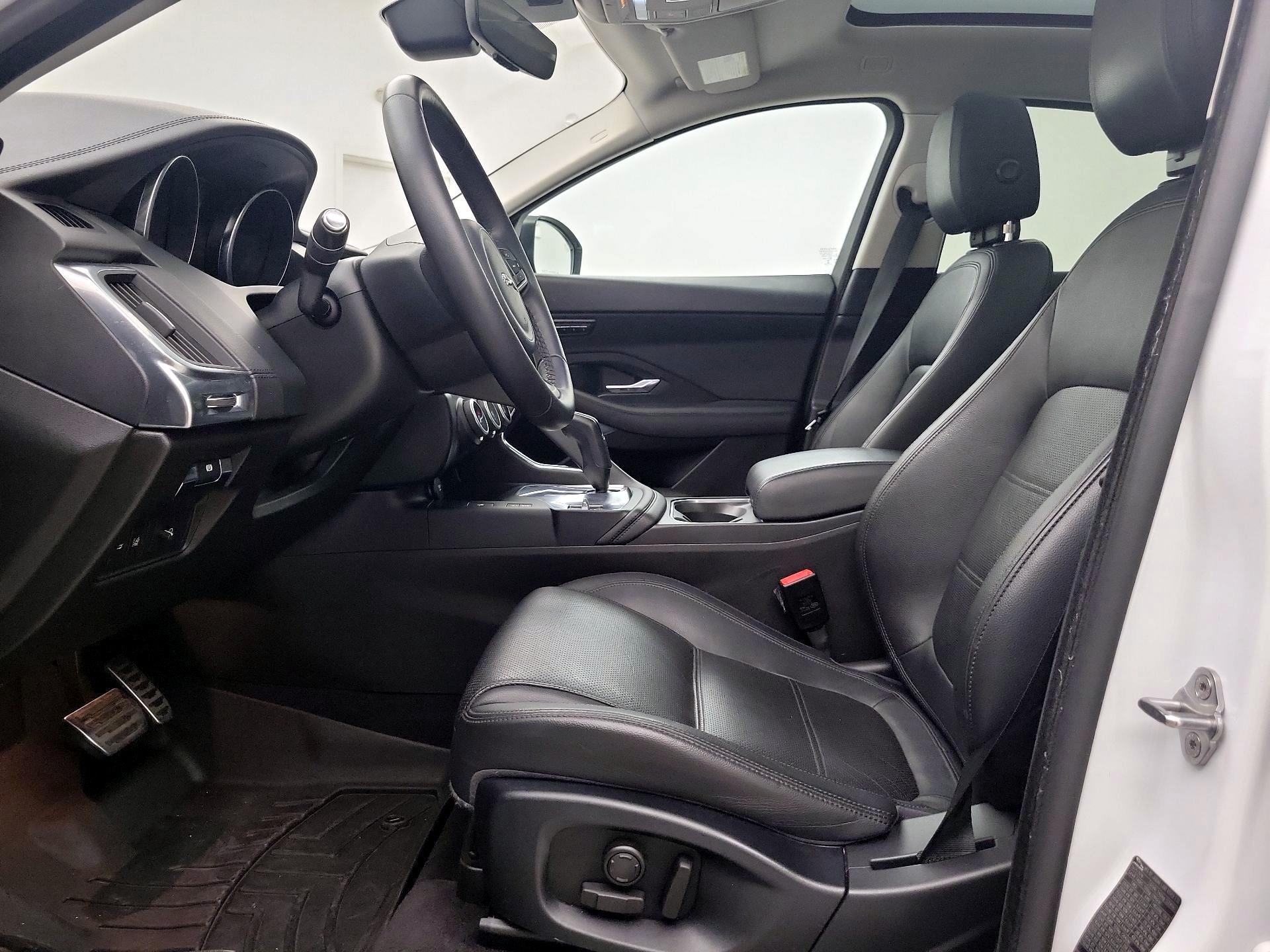 Thumbnail: 2019 Jaguar E-Pace - 11