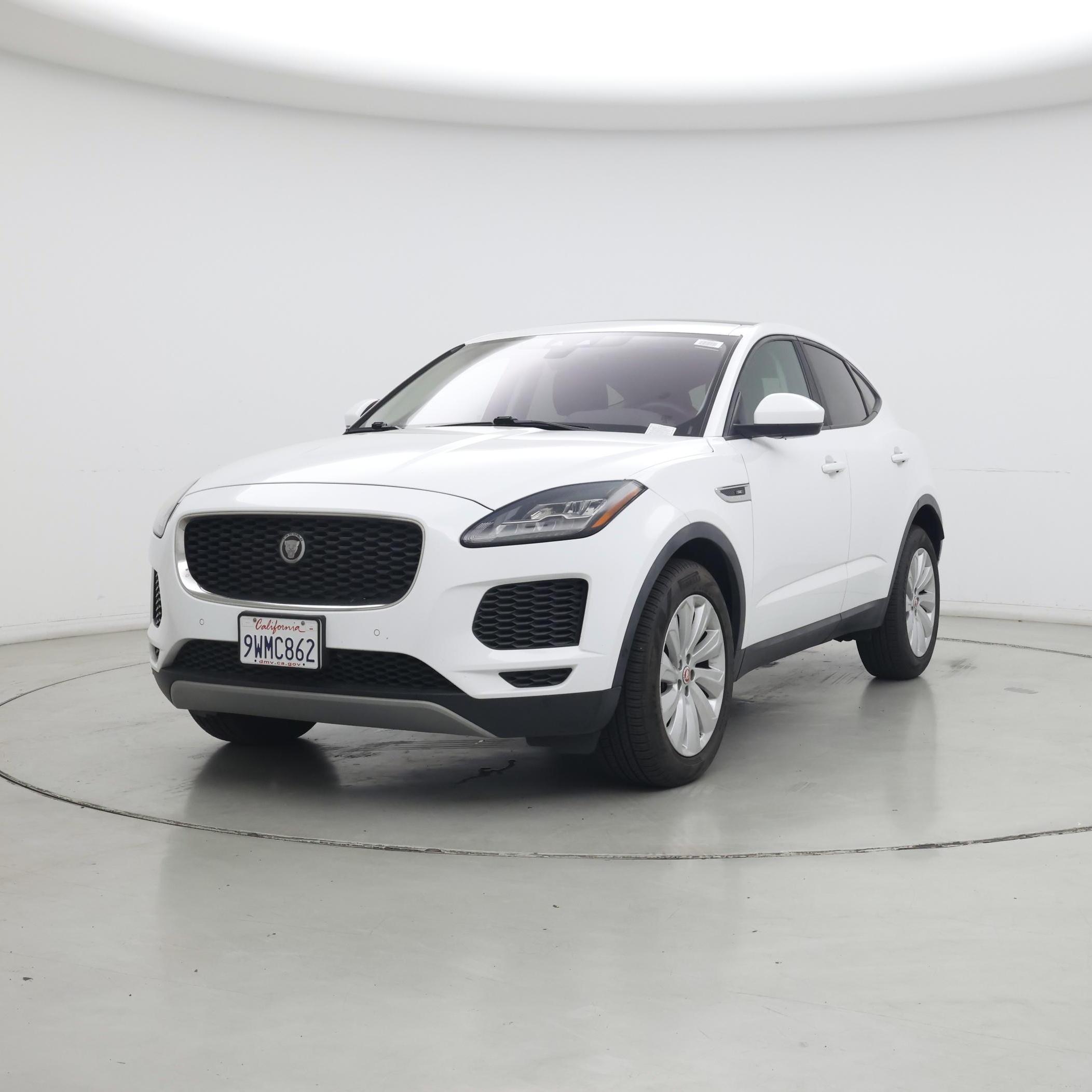 Thumbnail: 2019 Jaguar E-Pace - 4