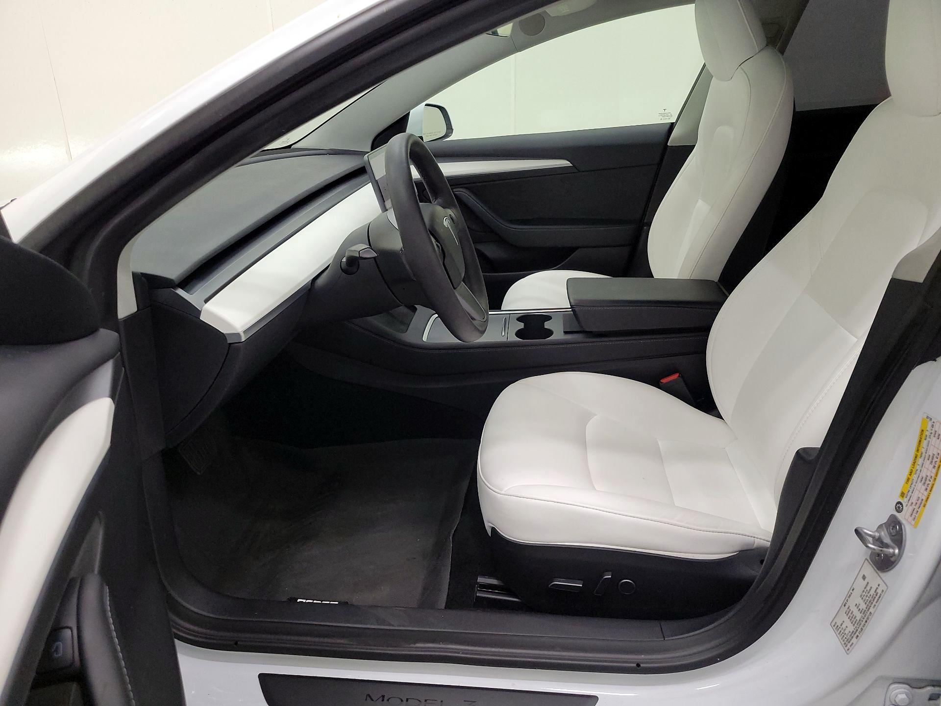 Thumbnail: 2022 Tesla Model 3 - 11