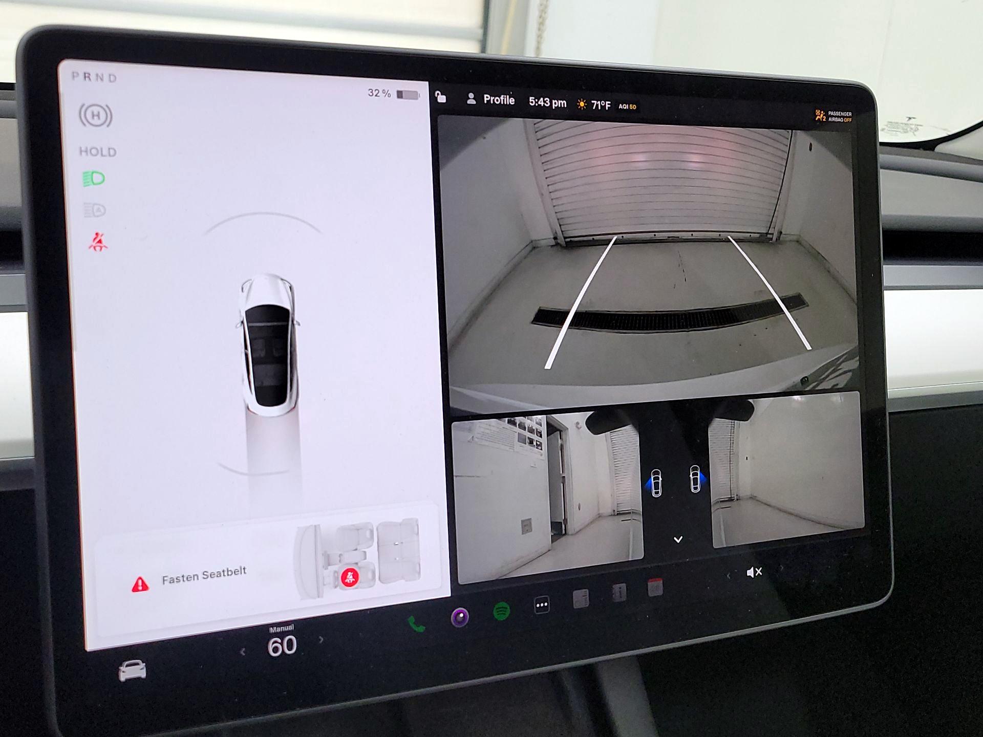 Thumbnail: 2022 Tesla Model 3 - 14