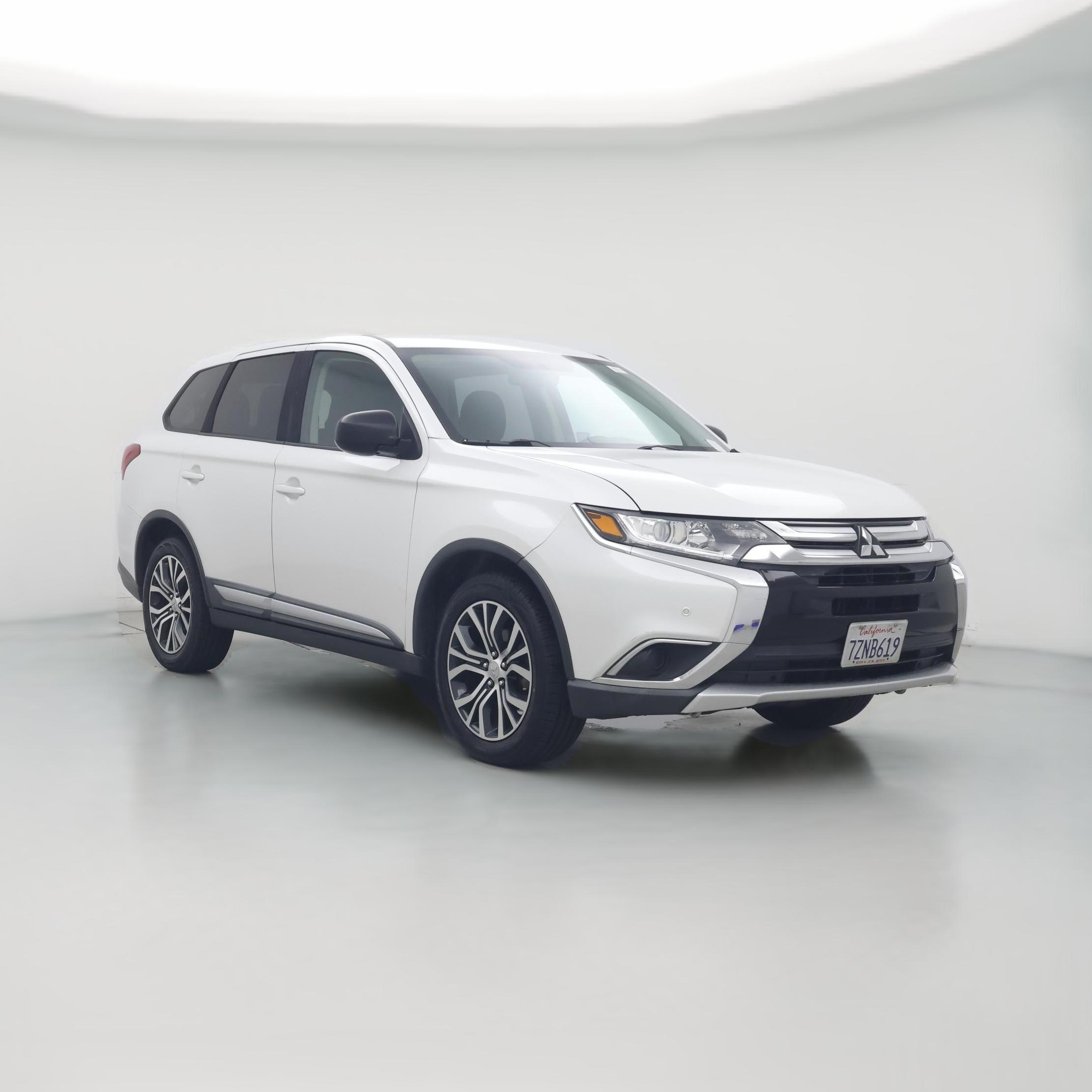 Thumbnail: 2017 Mitsubishi Outlander - 1