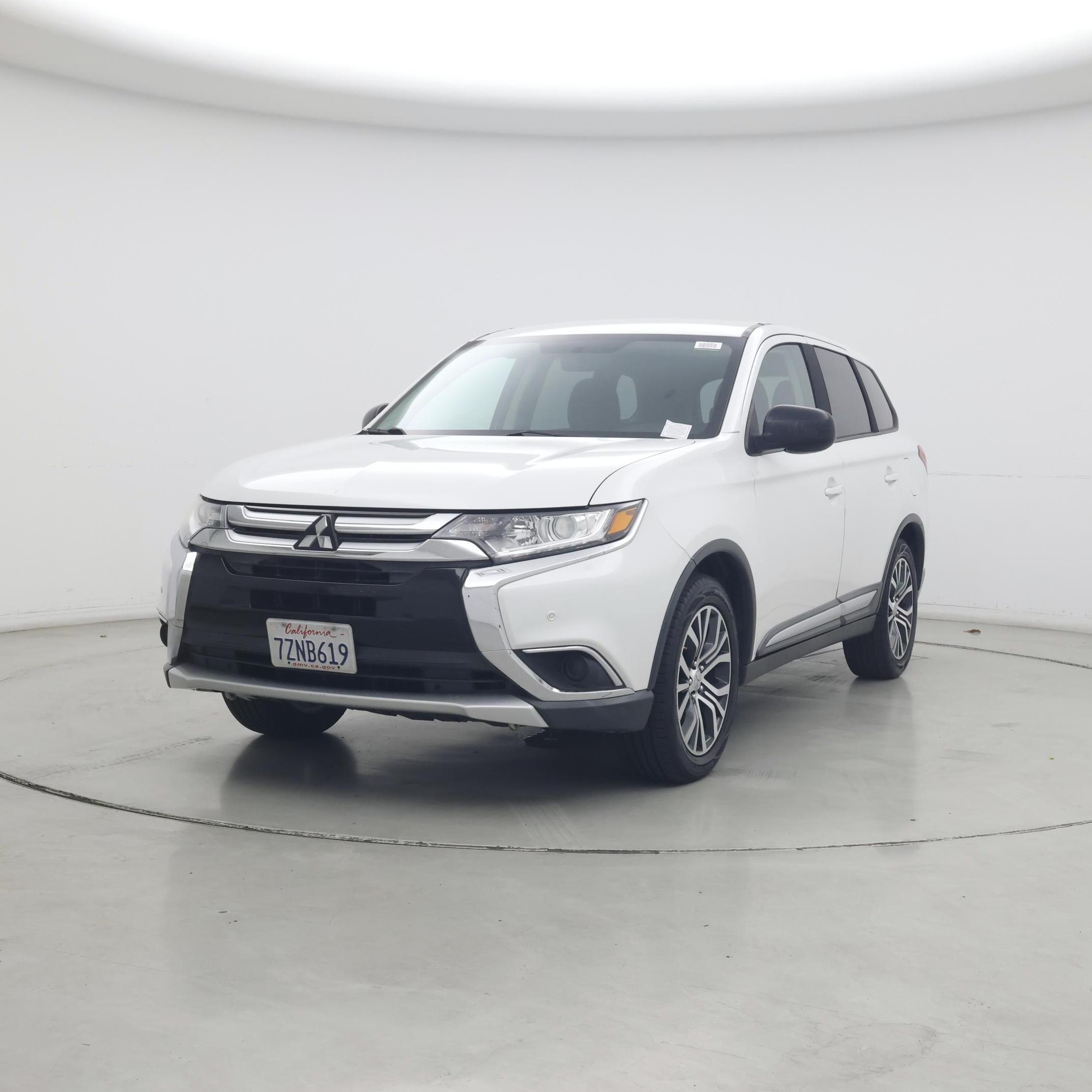 Thumbnail: 2017 Mitsubishi Outlander - 4