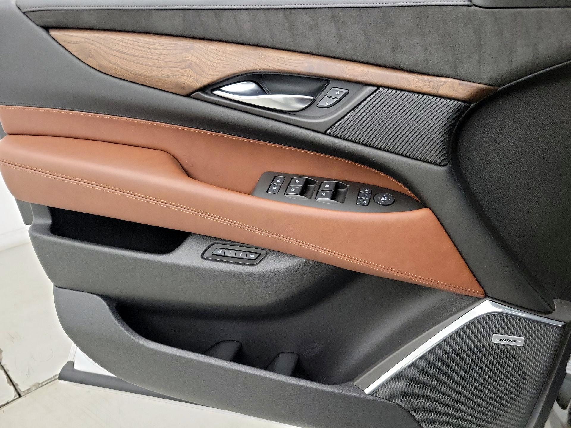 Thumbnail: 2016 Cadillac Escalade - 12