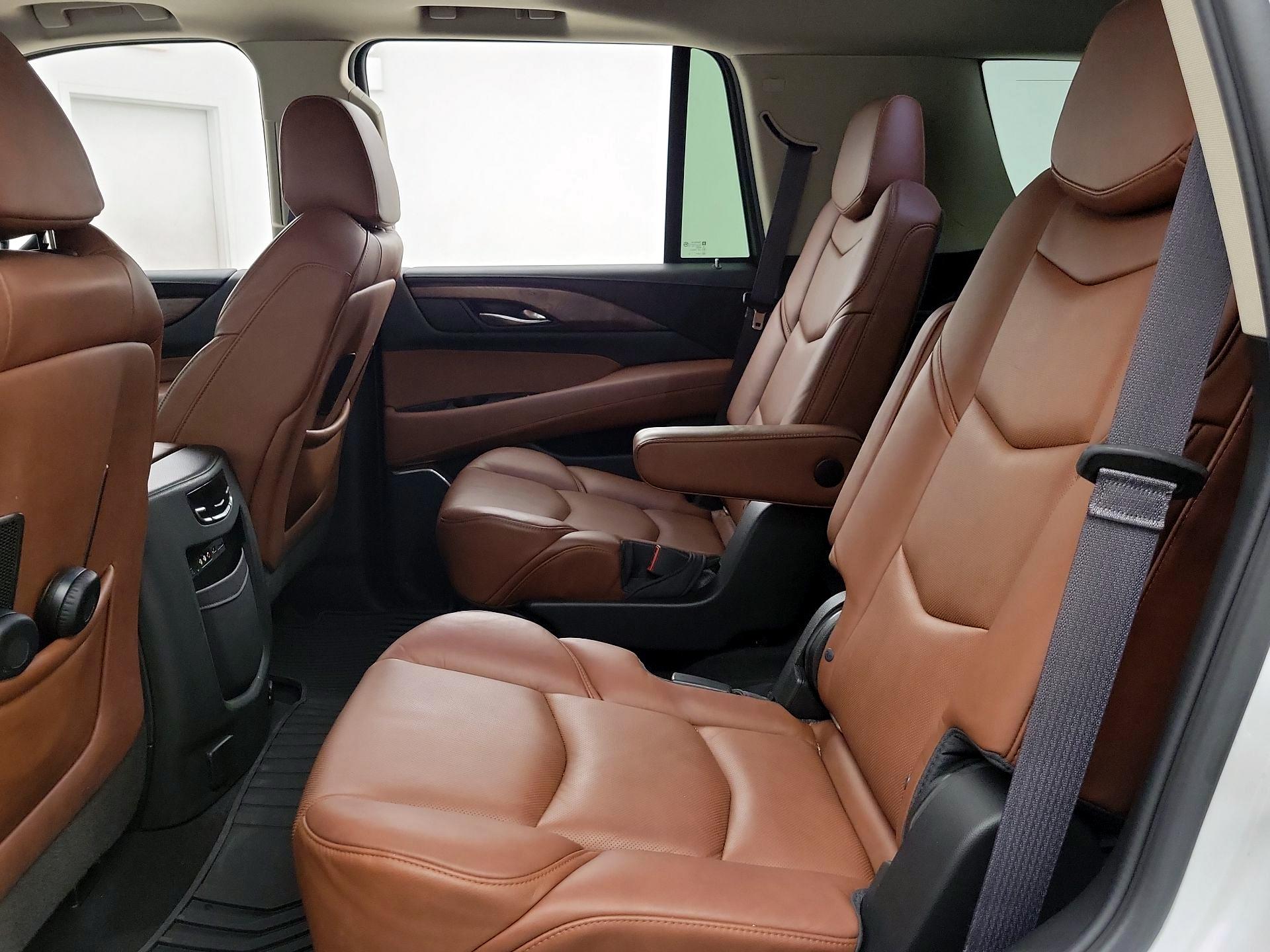 Thumbnail: 2016 Cadillac Escalade - 20