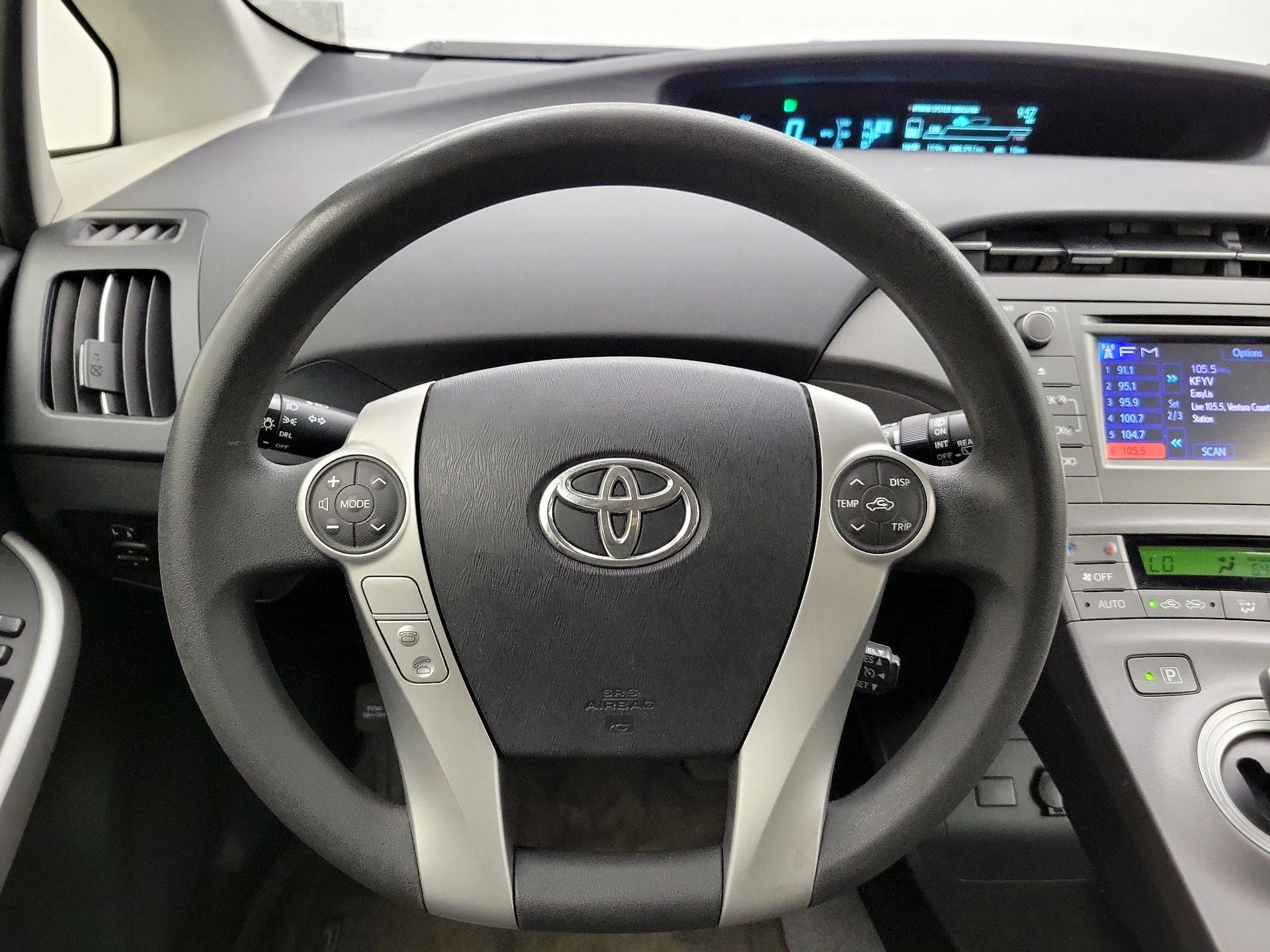 Thumbnail: 2014 Toyota Prius - 10