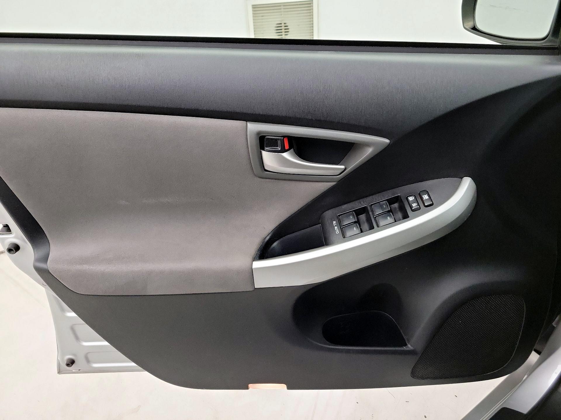 Thumbnail: 2014 Toyota Prius - 12