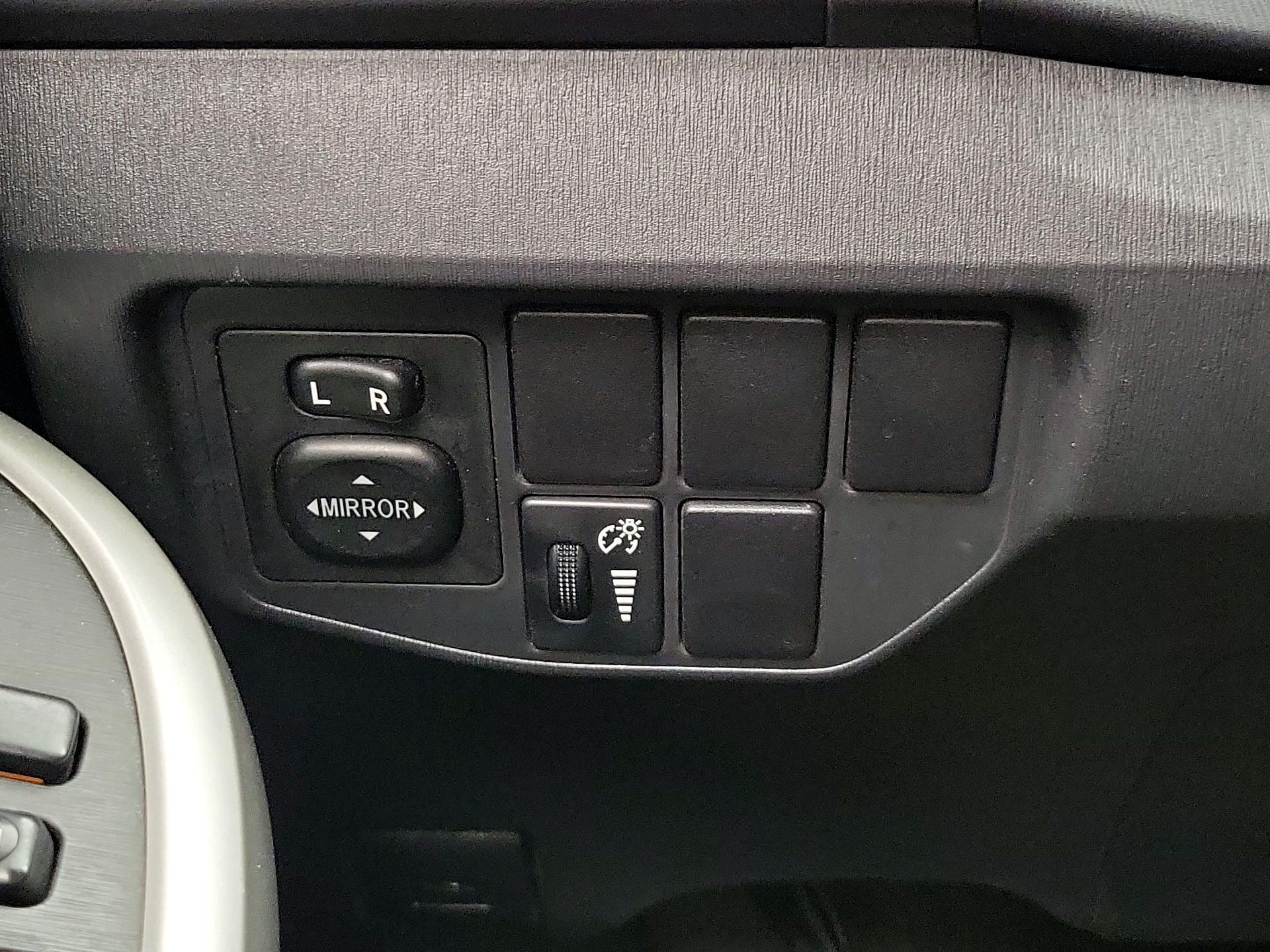 Thumbnail: 2014 Toyota Prius - 13