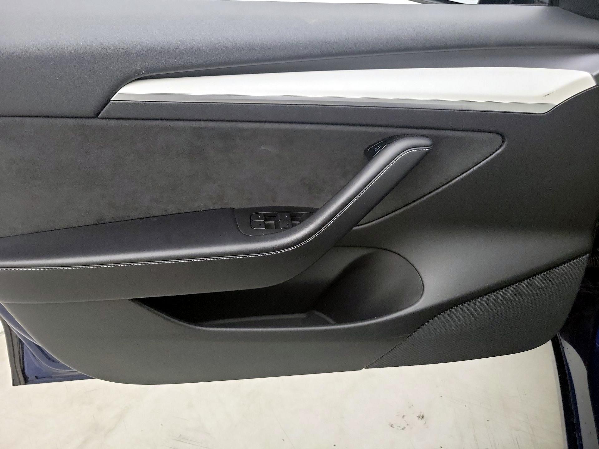 Thumbnail: 2021 Tesla Model 3 - 12