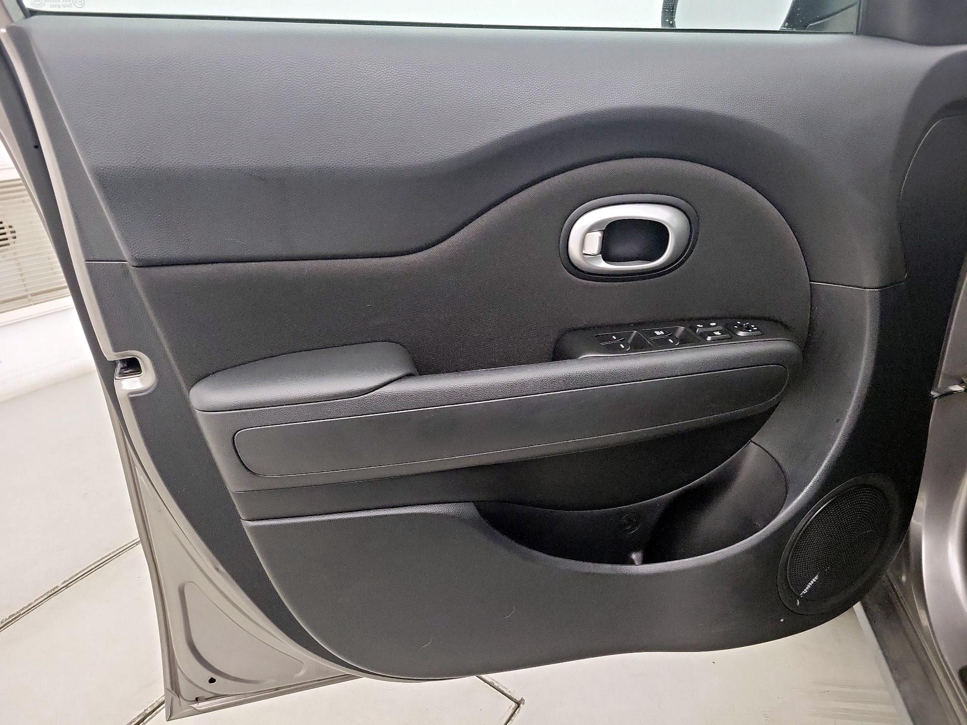 Thumbnail: 2016 Kia Soul - 12