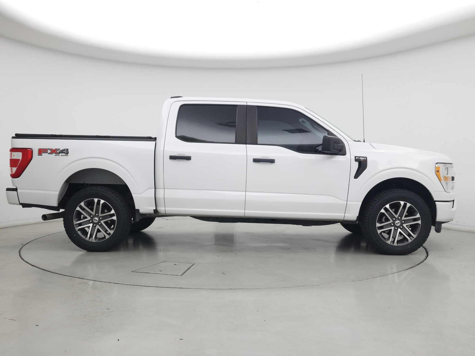 2021 Ford F-150 XL - Photo 8