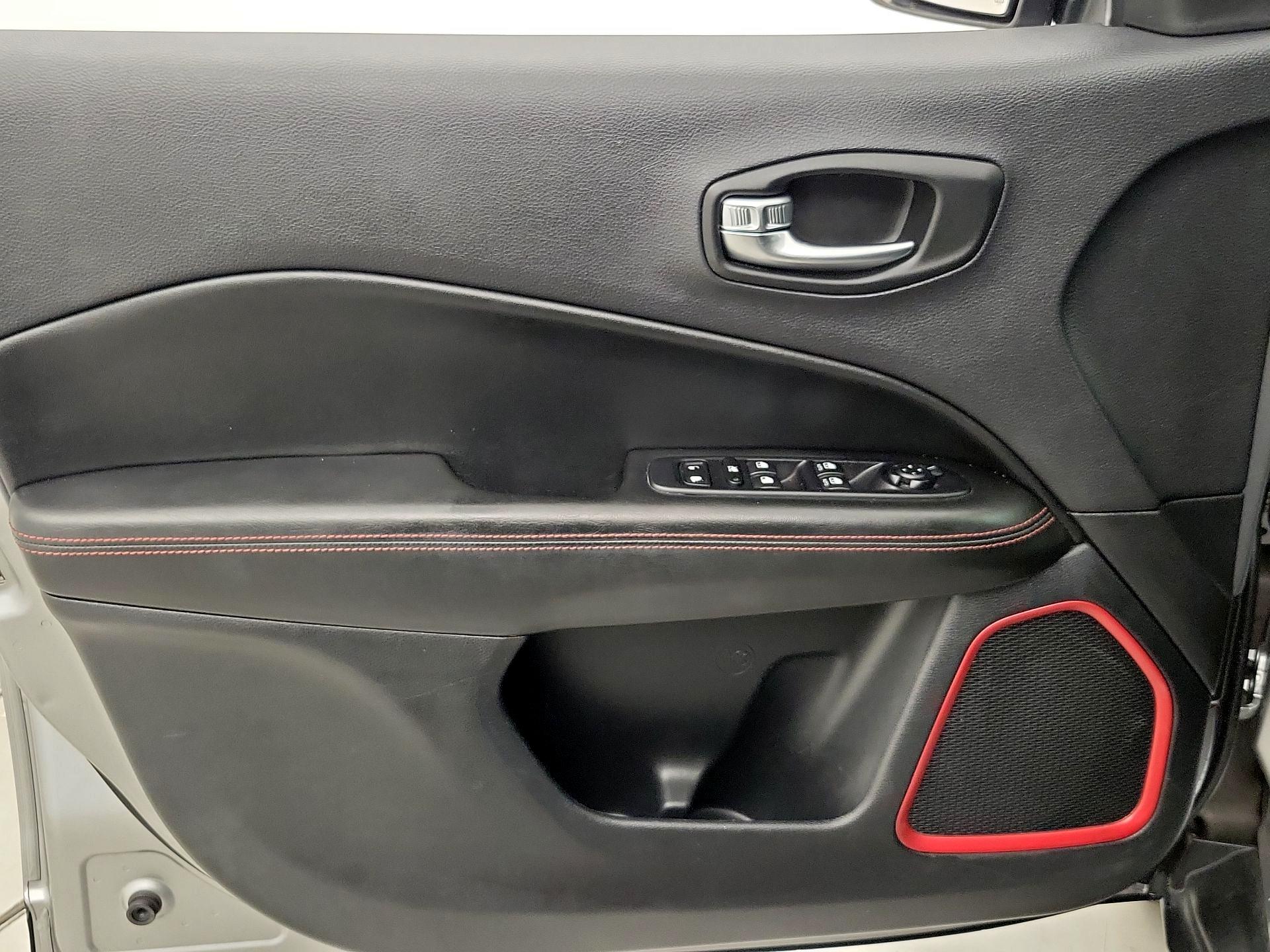 Thumbnail: 2019 Jeep Compass - 12